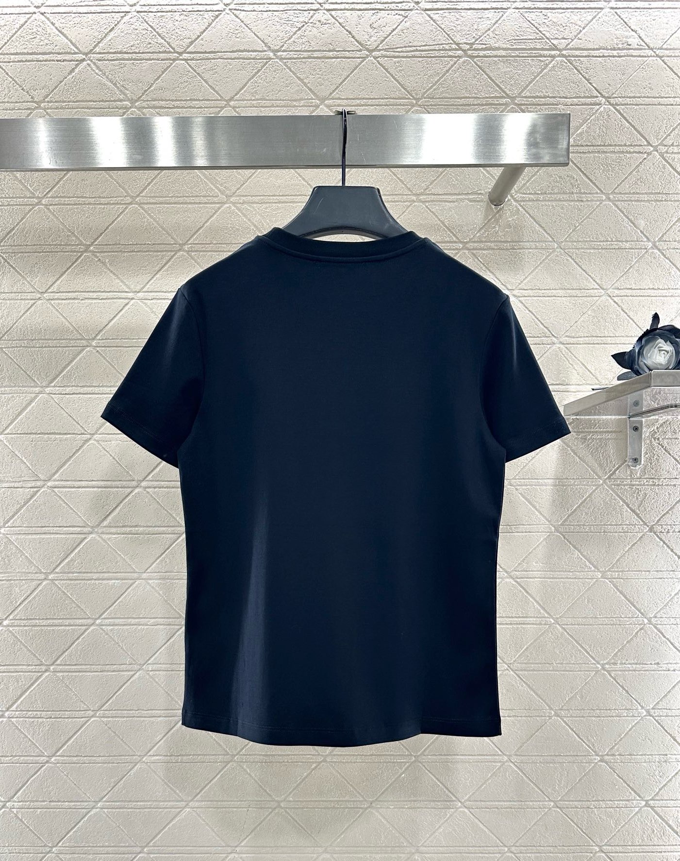 ♥Miumi*♥2025新品上架 钉珠烫钻短袖𝑇𝑒𝑒定制YB原生全棉材质，透气舒适，质感十足，常规短袖T