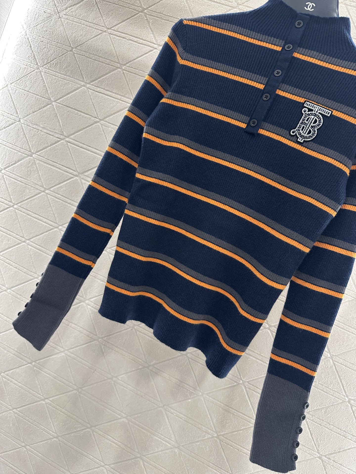 ♥BBR*♥2025新品上架 条纹针织套头毛衣定制YB丝毛纱线织造，质感高级，弹力舒适，小高领纽扣半开襟