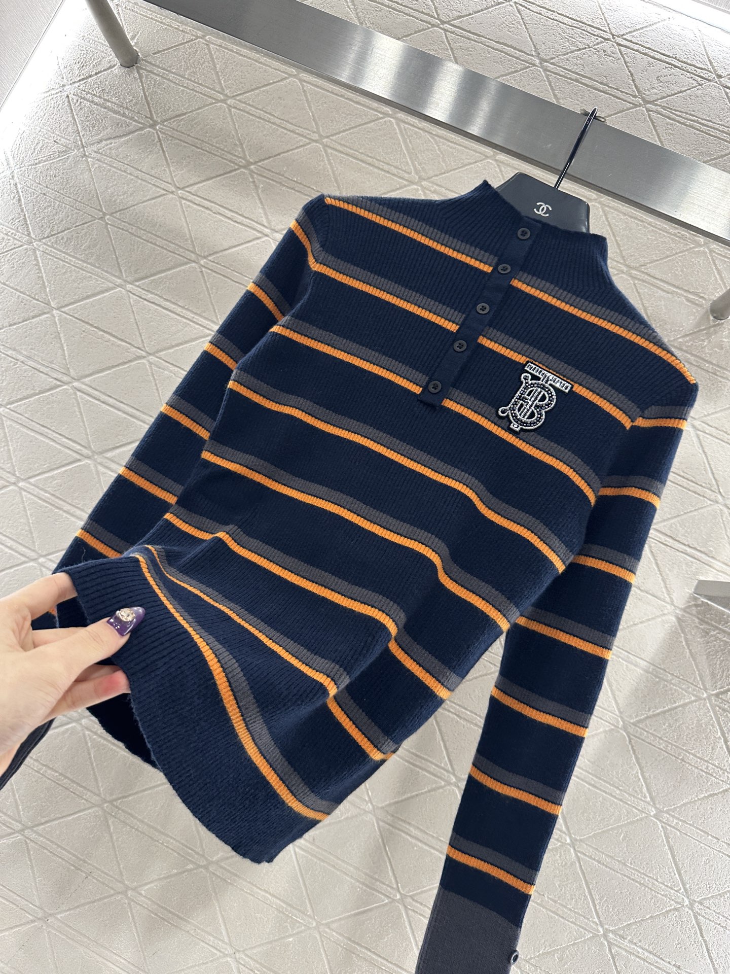 ♥BBR*♥2025新品上架 条纹针织套头毛衣定制YB丝毛纱线织造，质感高级，弹力舒适，小高领纽扣半开襟