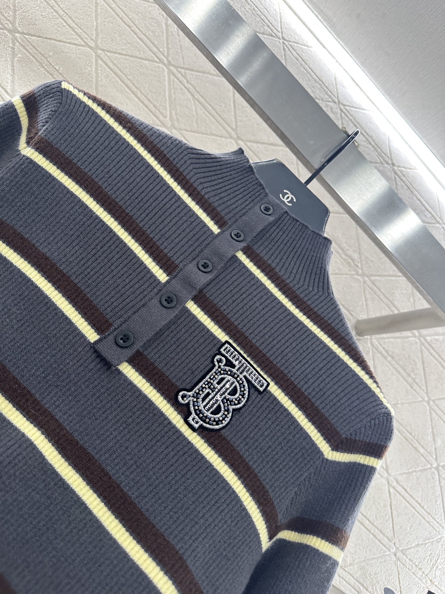 ♥BBR*♥2025新品上架 条纹针织套头毛衣定制YB丝毛纱线织造，质感高级，弹力舒适，小高领纽扣半开襟