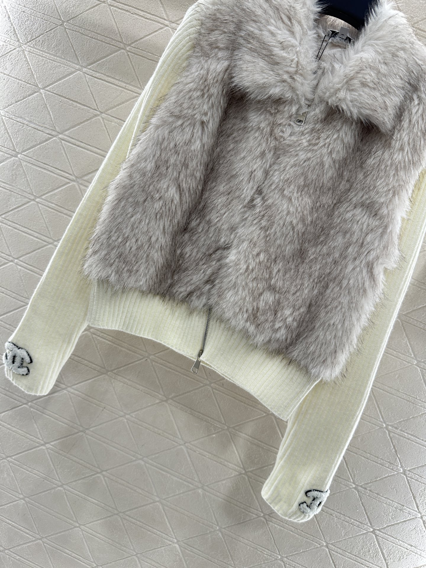 ♥Chane*♥2025新品上架 针织拼接翻领皮毛外套定制YB皮毛拼接羊毛针织材质，前后片毛绒手感柔软舒