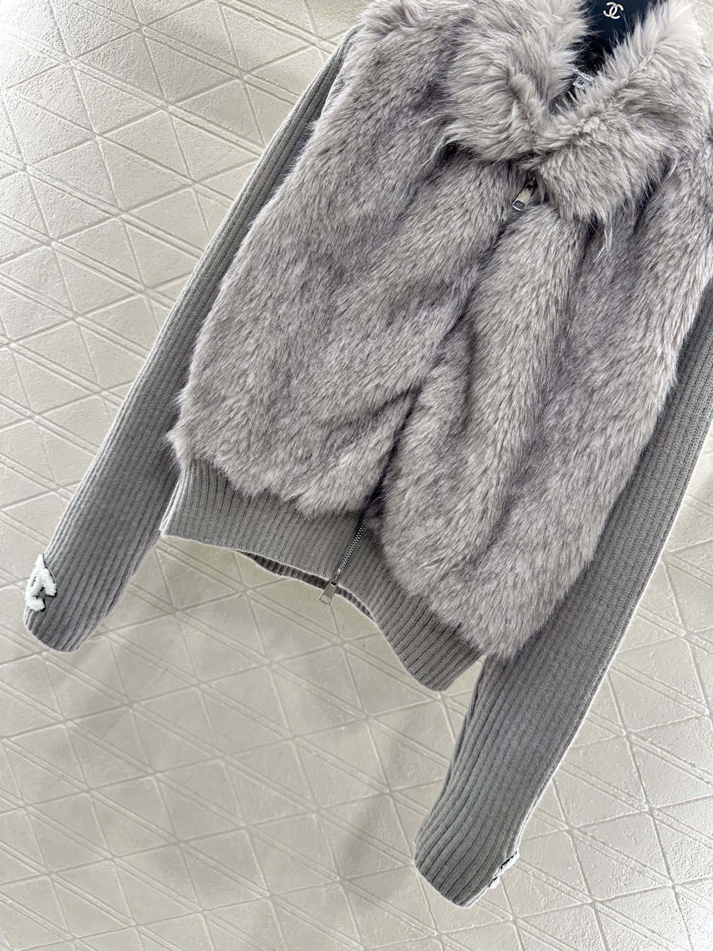 ♥Chane*♥2025新品上架 针织拼接翻领皮毛外套定制YB皮毛拼接羊毛针织材质，前后片毛绒手感柔软舒