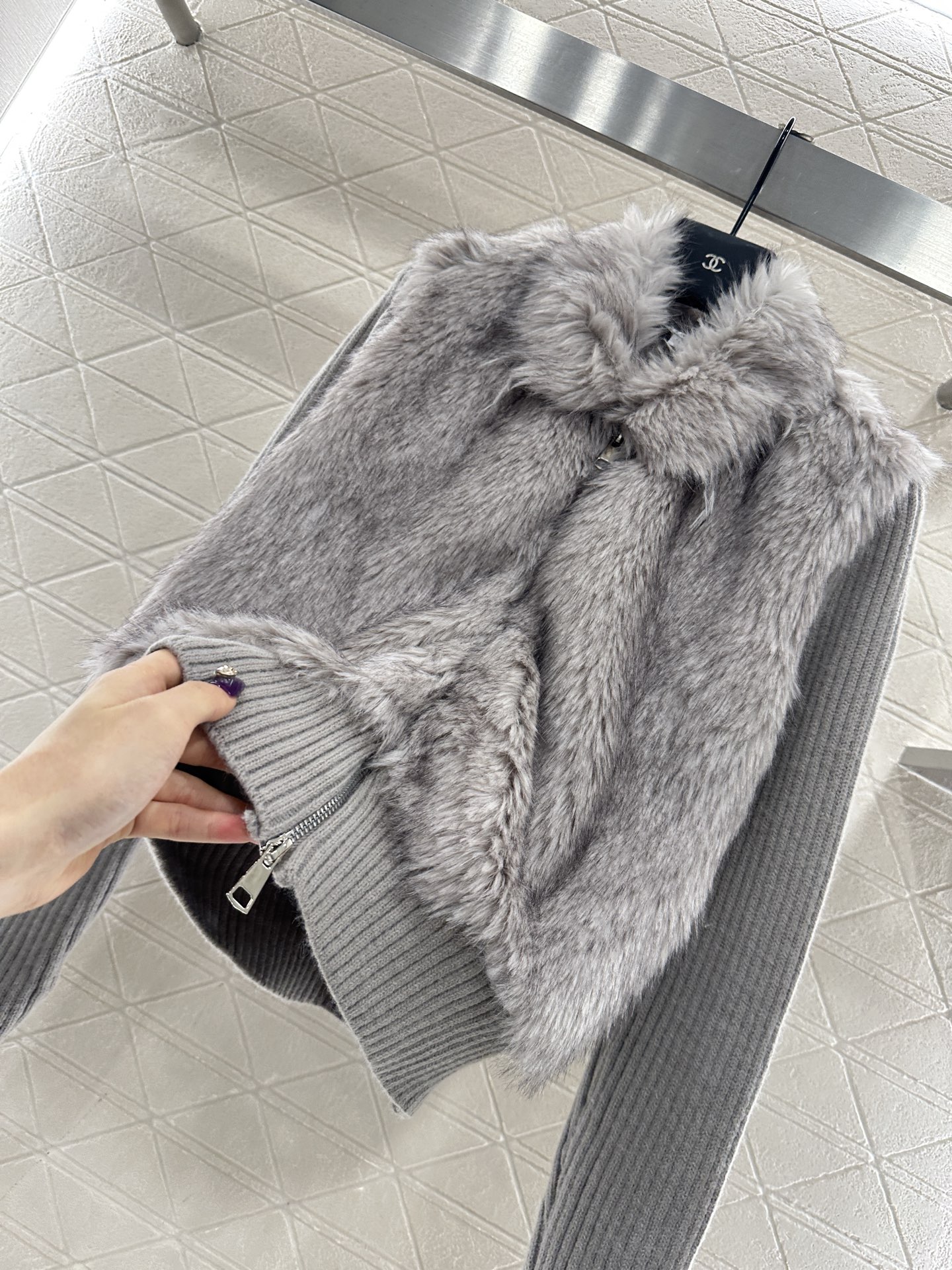 ♥Chane*♥2025新品上架 针织拼接翻领皮毛外套定制YB皮毛拼接羊毛针织材质，前后片毛绒手感柔软舒