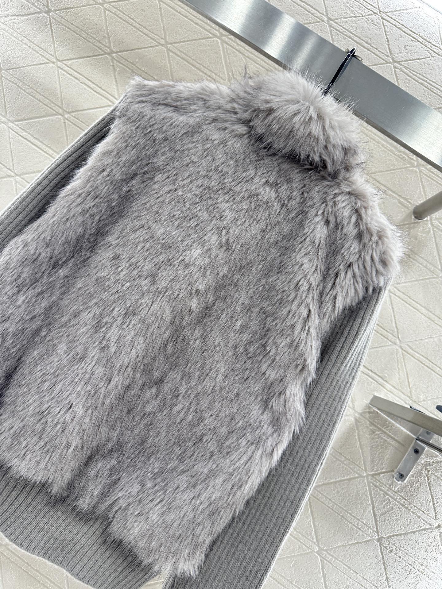 ♥Chane*♥2025新品上架 针织拼接翻领皮毛外套定制YB皮毛拼接羊毛针织材质，前后片毛绒手感柔软舒