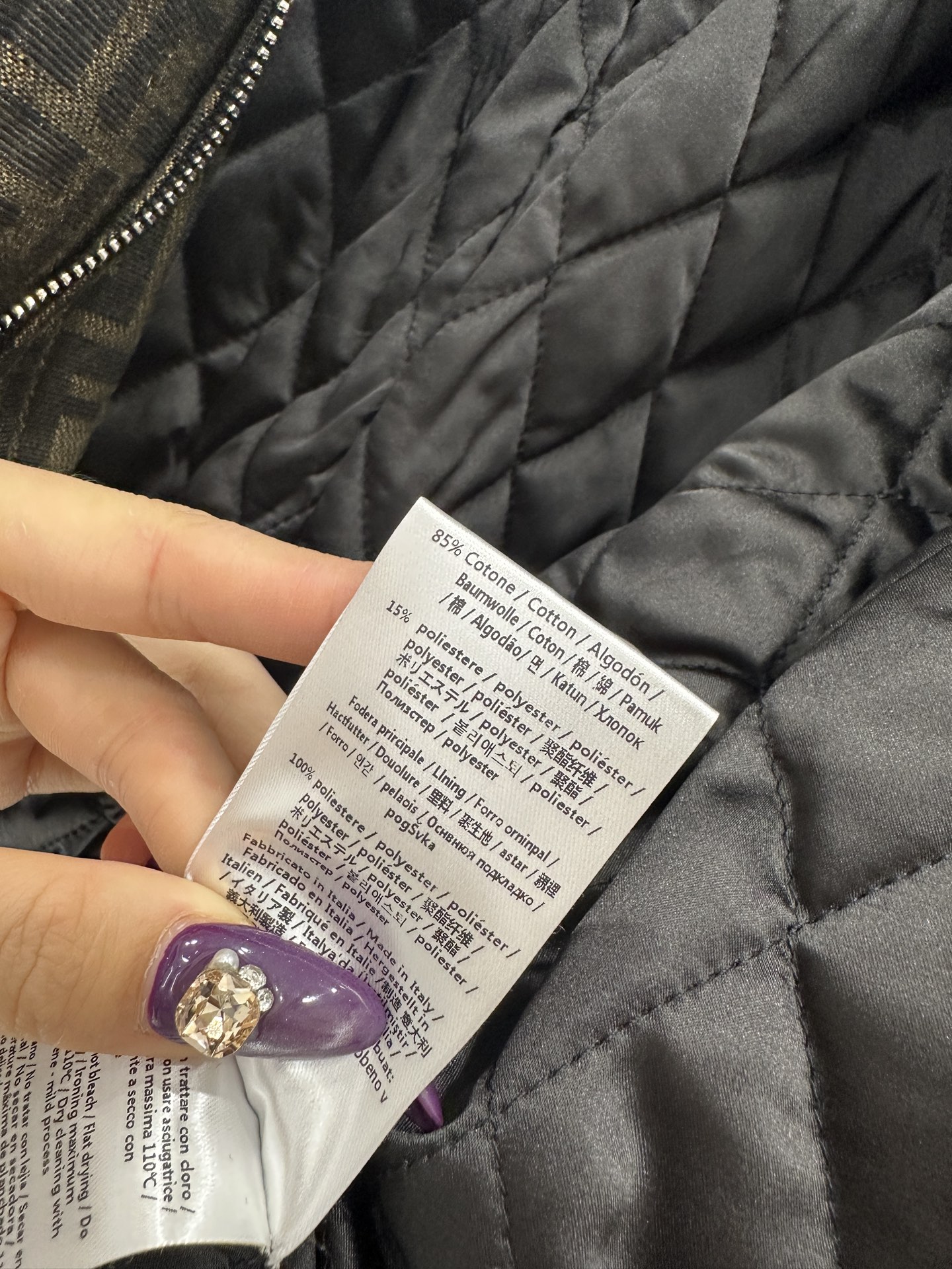 ♥Fend*♥2025新品上架 翻领提花棉服外套定制YB进口提花材质，质感挺括，穿搭有型，内里衔棉处理，