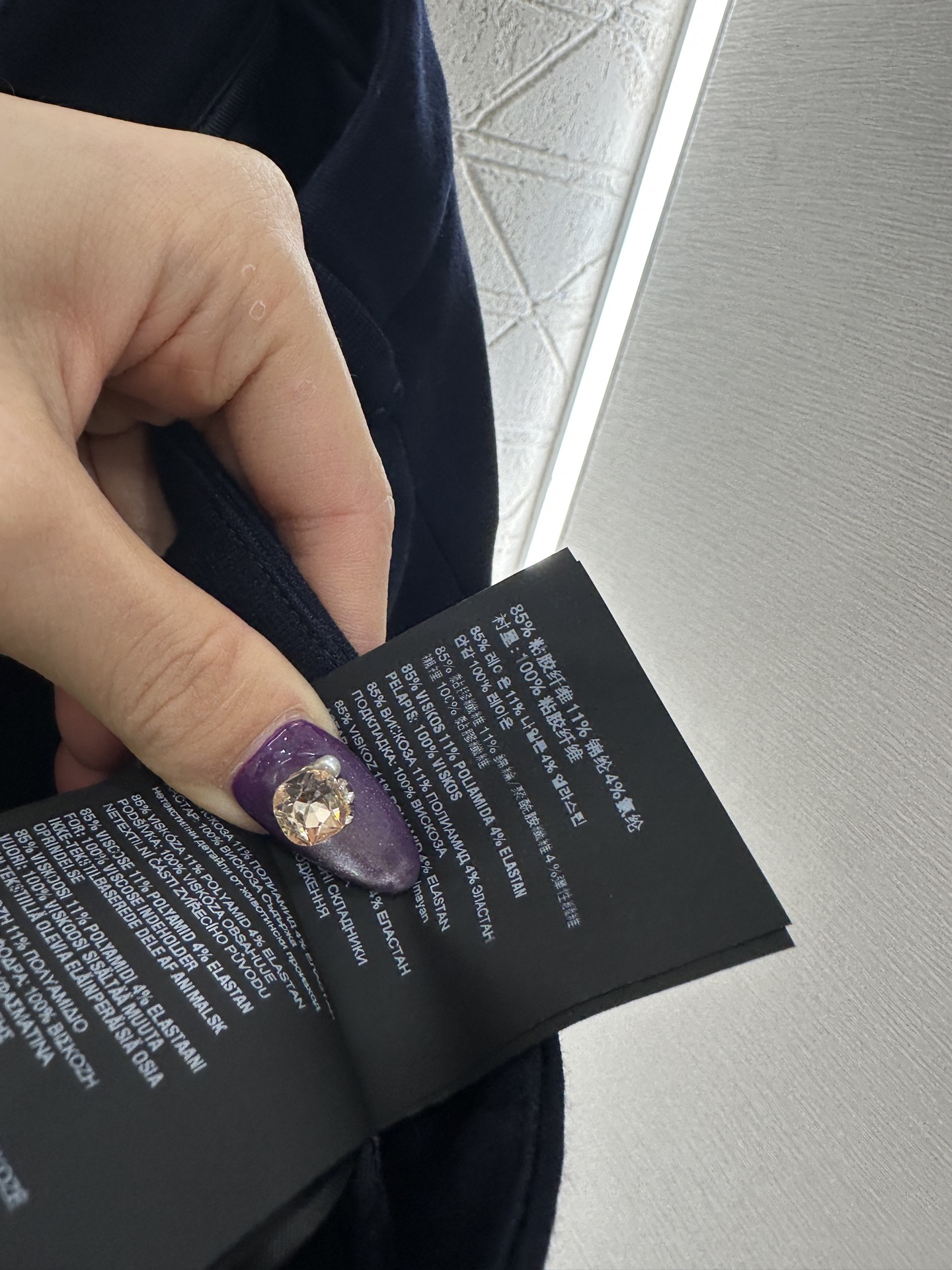 ♥Miumi♥2025新品上架 高腰拉链半裙定制YB进口材质，质感光泽，挺括有型，高腰短裙剪裁，短款版型