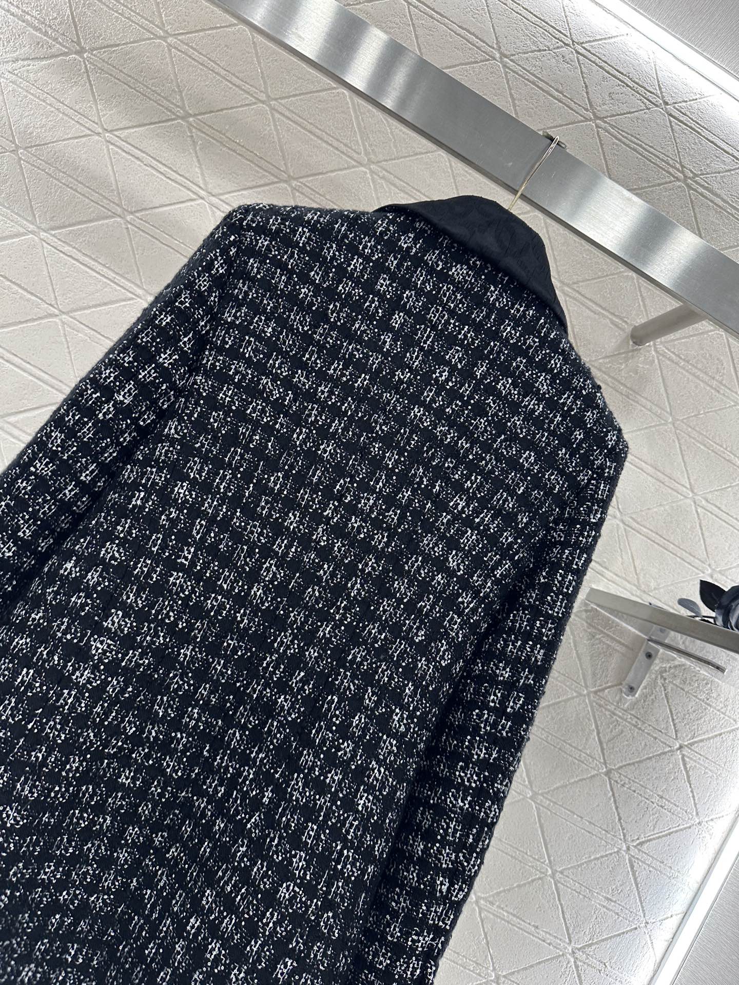 ♥Chane*♥2025新品上架 粗花呢翻领洋装外套定制YB进口粗纺羊绒毛呢材质，肌理明显，质感上乘，粗