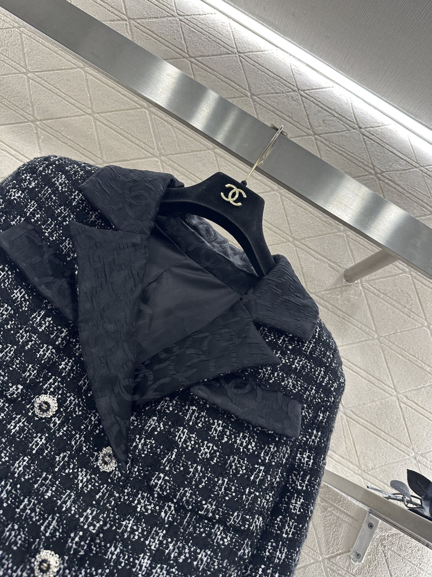 ♥Chane*♥2025新品上架 粗花呢翻领洋装外套定制YB进口粗纺羊绒毛呢材质，肌理明显，质感上乘，粗