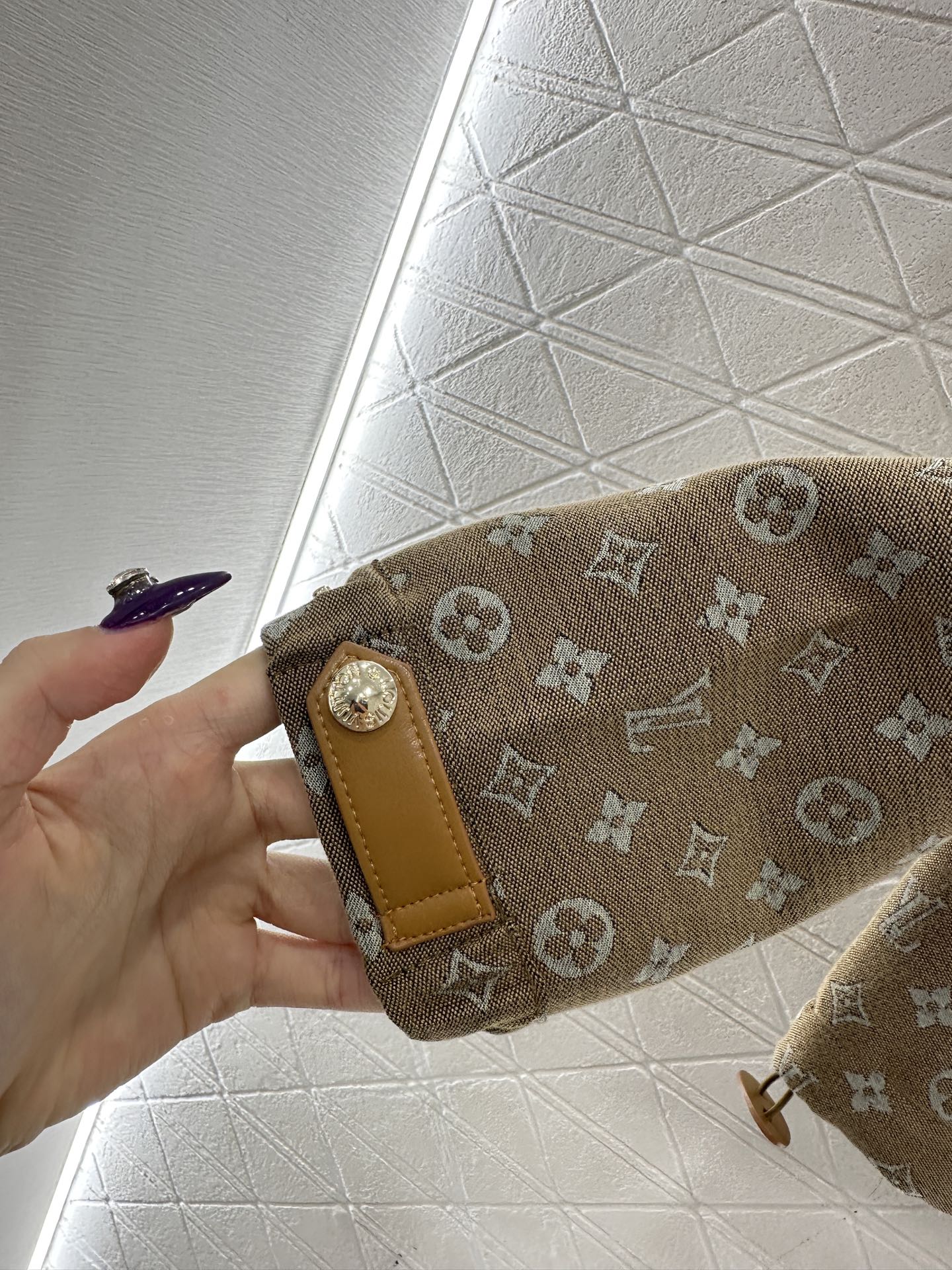 ♥Louis Vuitto*♥2025新品上架 立领提花拉链夹克外套定制YB进口羊毛提花材质，质感光泽，