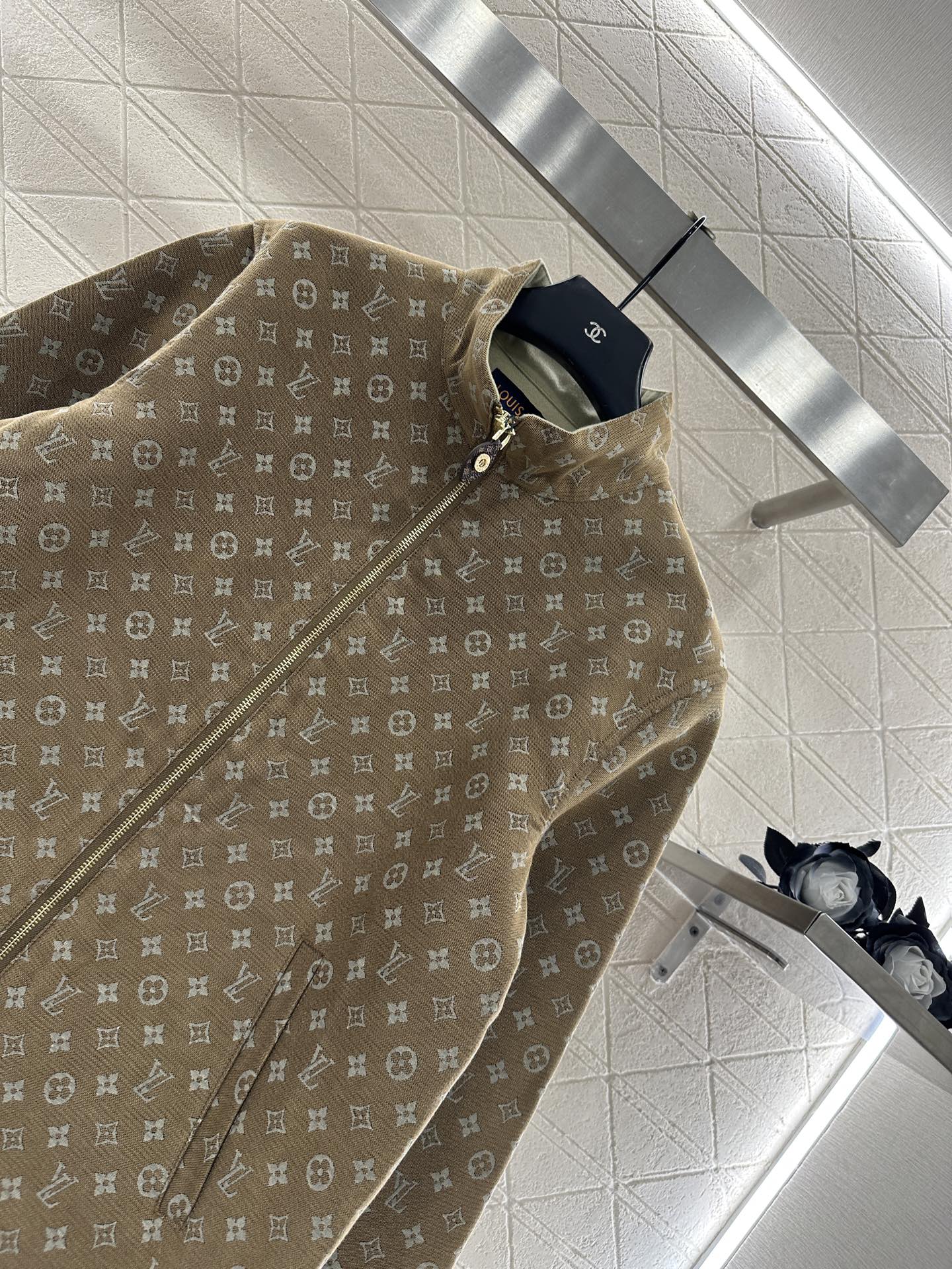 ♥Louis Vuitto*♥2025新品上架 立领提花拉链夹克外套定制YB进口羊毛提花材质，质感光泽，