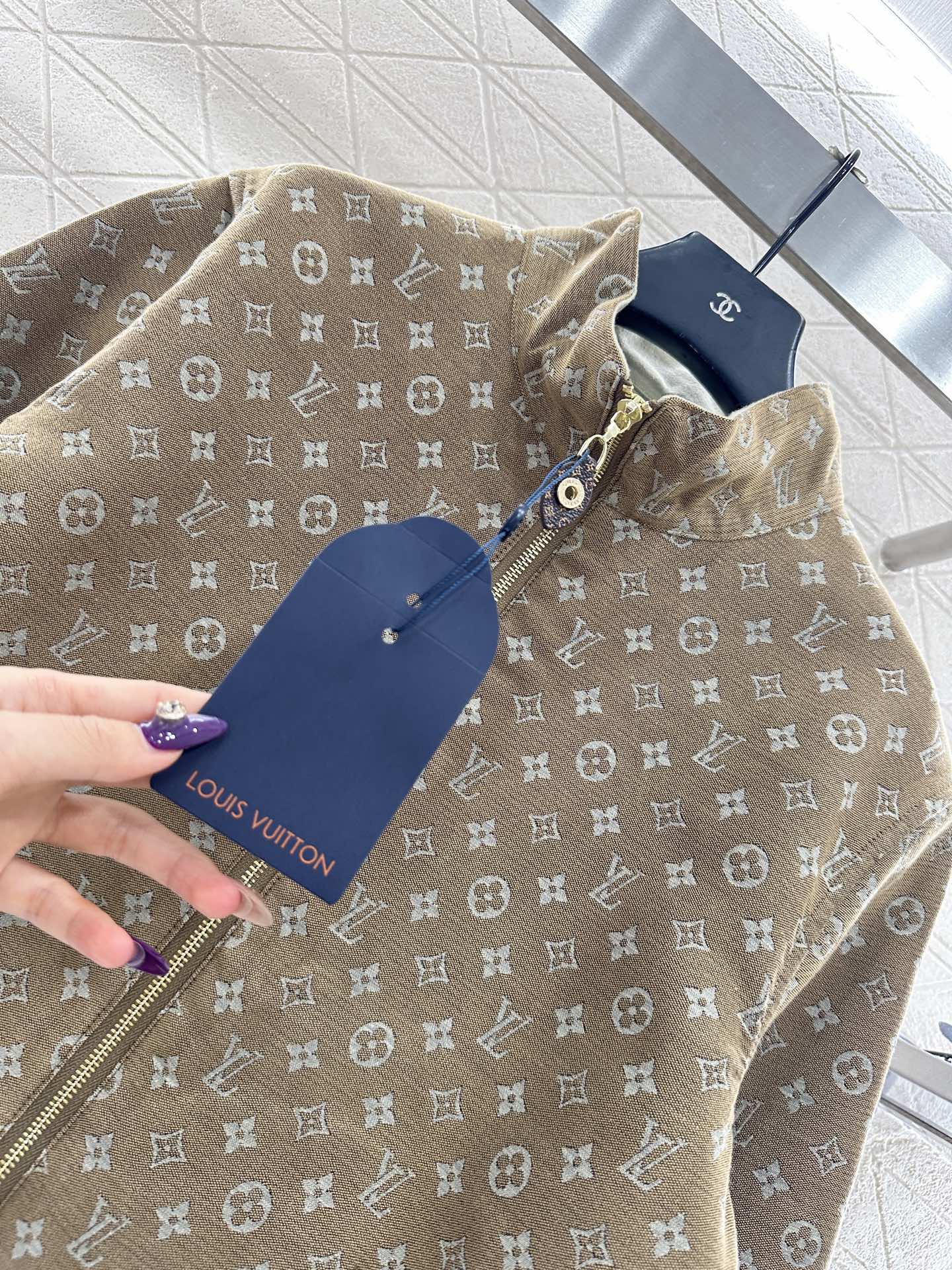 ♥Louis Vuitto*♥2025新品上架 立领提花拉链夹克外套定制YB进口羊毛提花材质，质感光泽，