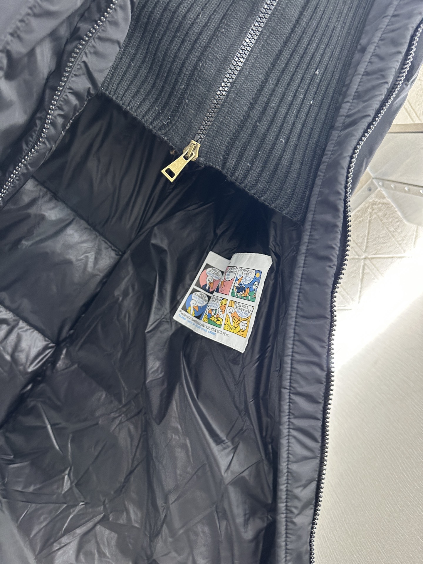 ♥Moncle*♥2025新品上架 连帽收腰长款羽绒外套定制YB防风防水尼龙材质，白鹅绒填充内里，整件轻