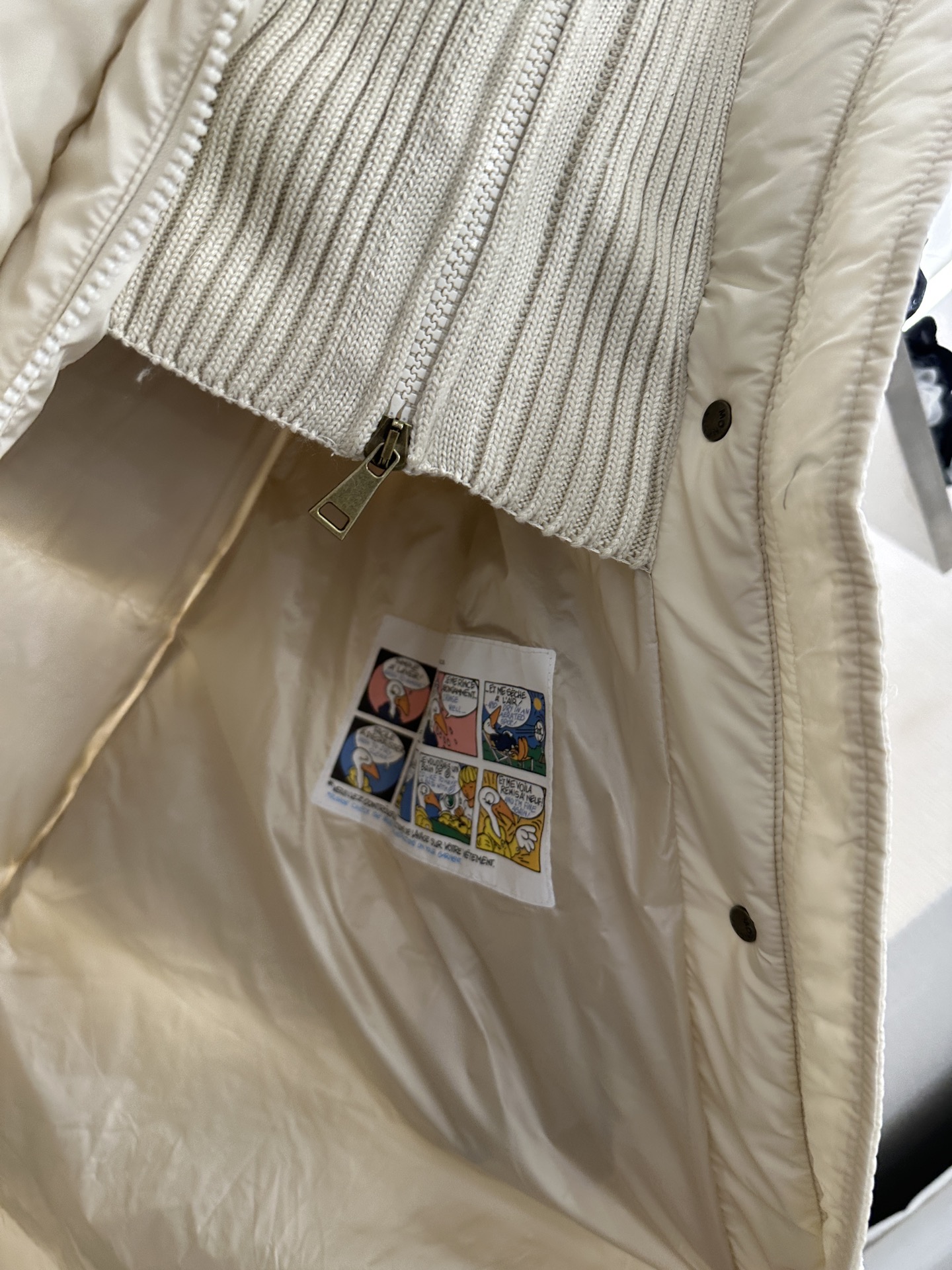 ♥Moncle*♥2025新品上架 连帽收腰长款羽绒外套定制YB防风防水尼龙材质，白鹅绒填充内里，整件轻