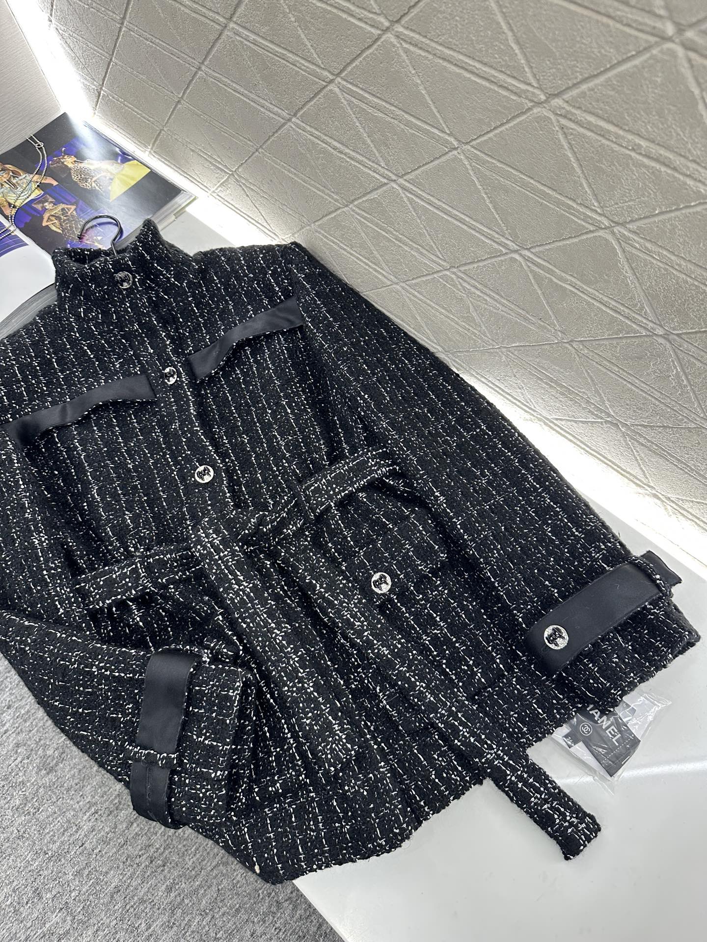 ♥Chane*♥2025新品上架 编织腰带洋装外套定制YB进口粗纺羊毛呢材质，肌理明显，毛料肉眼可见，质