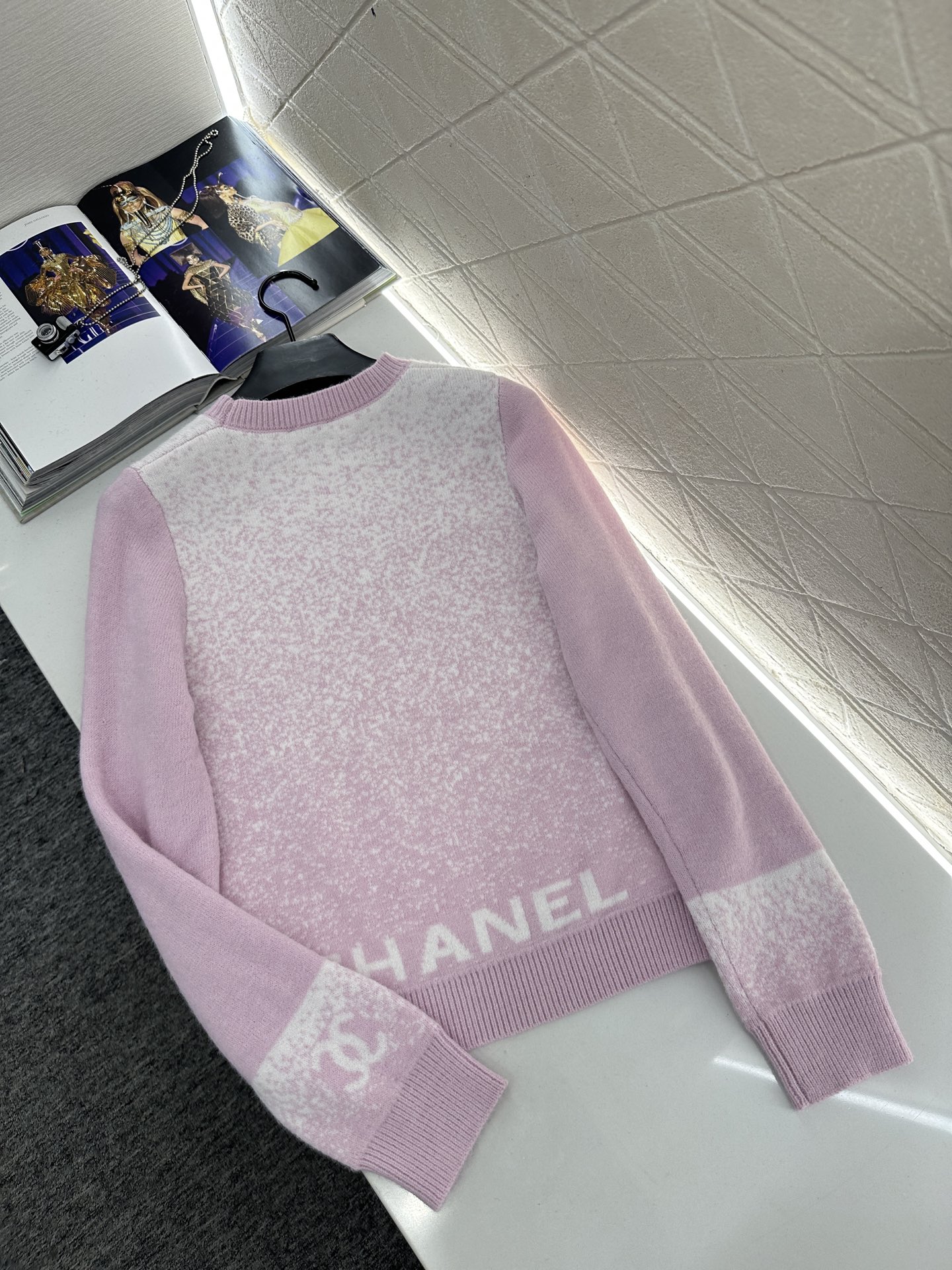 ♥Chane*♥2025新品上架 立体花朵针织马甲定制YB羊毛纱线织造，质感细腻，柔软舒适，圆领针织马甲