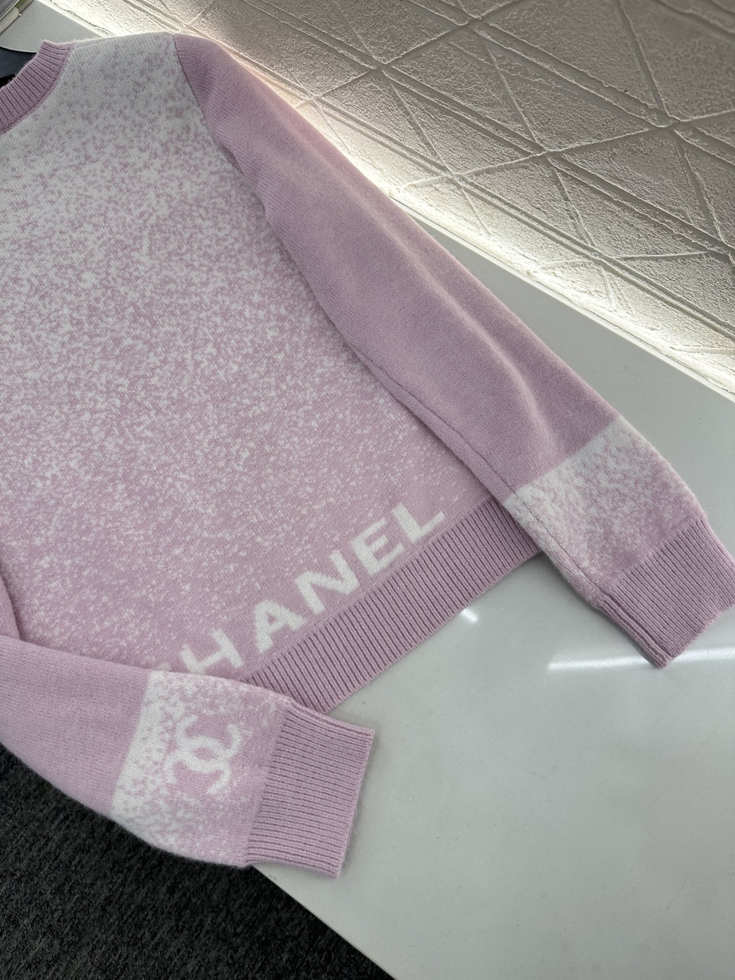 ♥Chane*♥2025新品上架 立体花朵针织马甲定制YB羊毛纱线织造，质感细腻，柔软舒适，圆领针织马甲