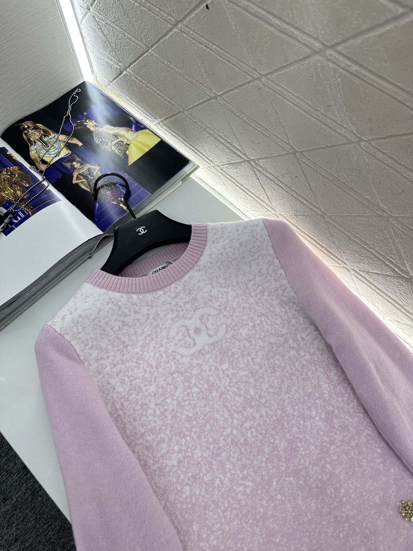 ♥Chane*♥2025新品上架 立体花朵针织马甲定制YB羊毛纱线织造，质感细腻，柔软舒适，圆领针织马甲