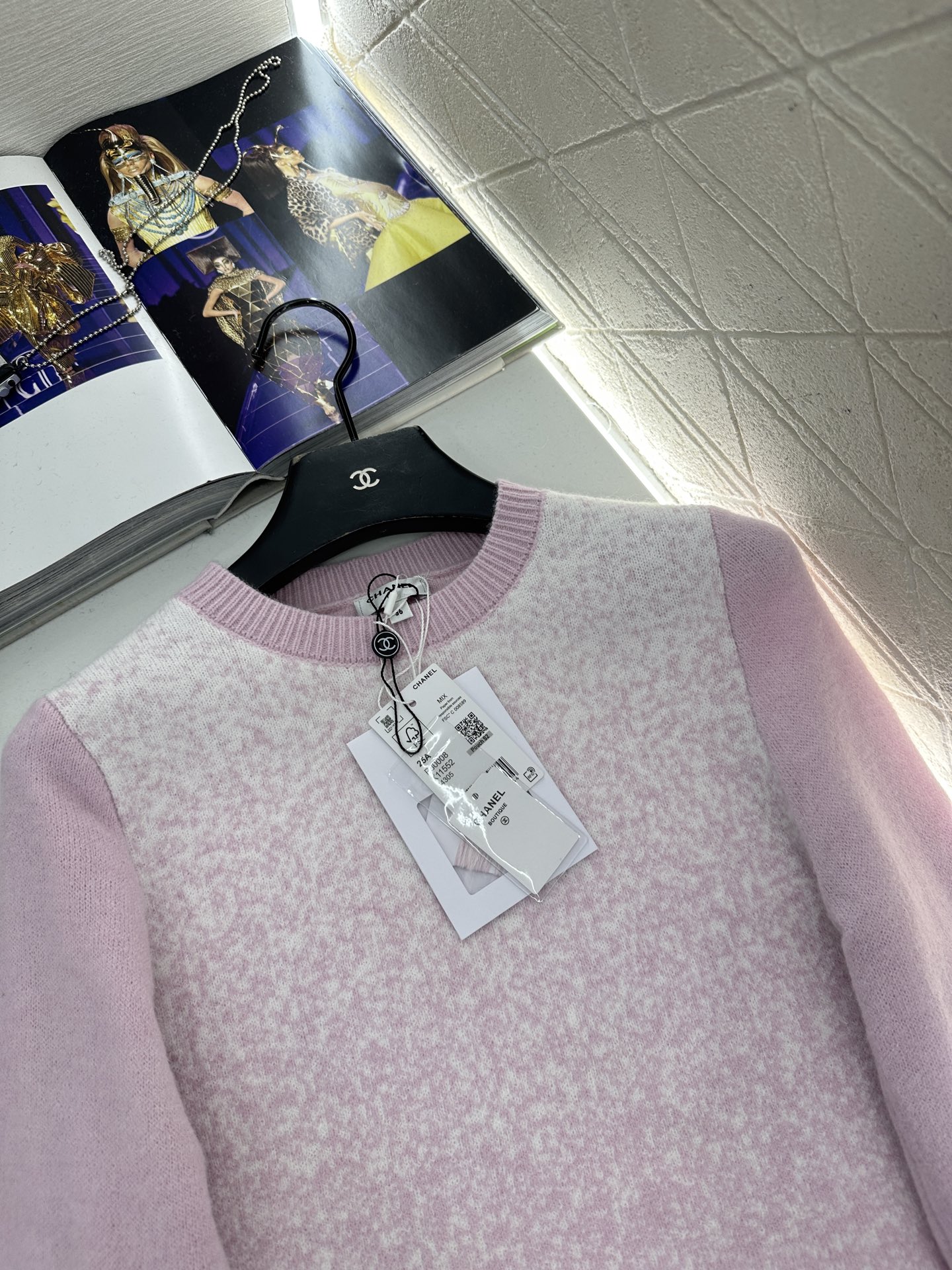 ♥Chane*♥2025新品上架 立体花朵针织马甲定制YB羊毛纱线织造，质感细腻，柔软舒适，圆领针织马甲