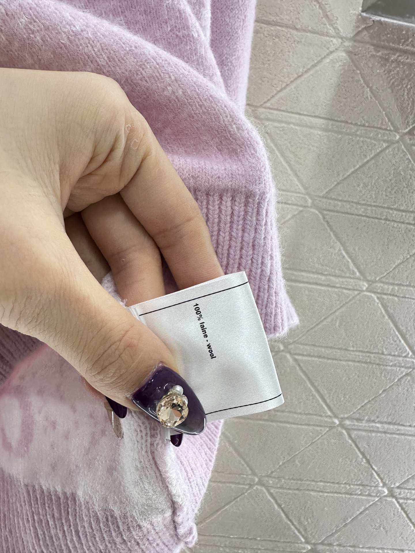 ♥Chane*♥2025新品上架 立体花朵针织马甲定制YB羊毛纱线织造，质感细腻，柔软舒适，圆领针织马甲