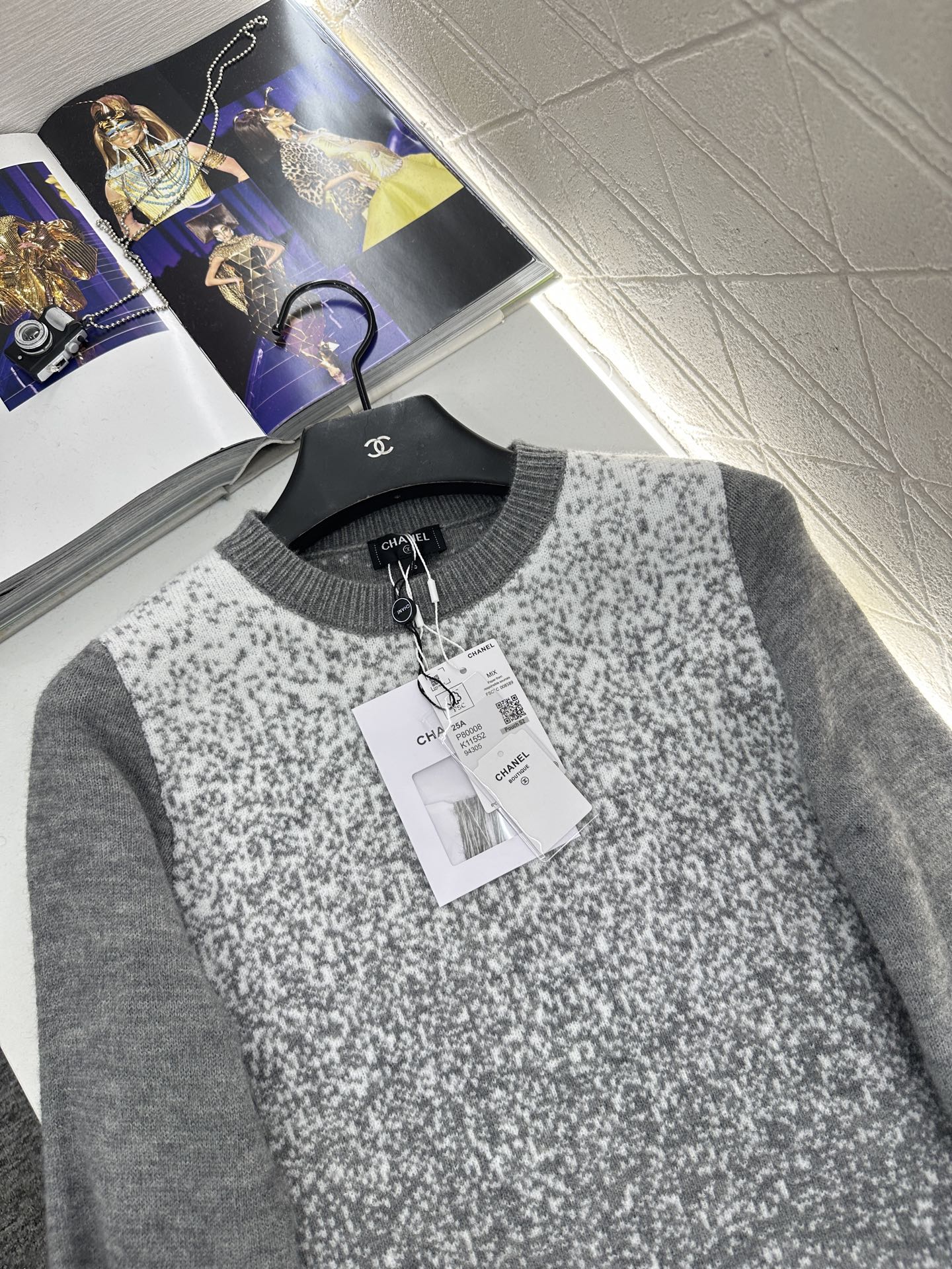 ♥Chane*♥2025新品上架 立体花朵针织马甲定制YB羊毛纱线织造，质感细腻，柔软舒适，圆领针织马甲