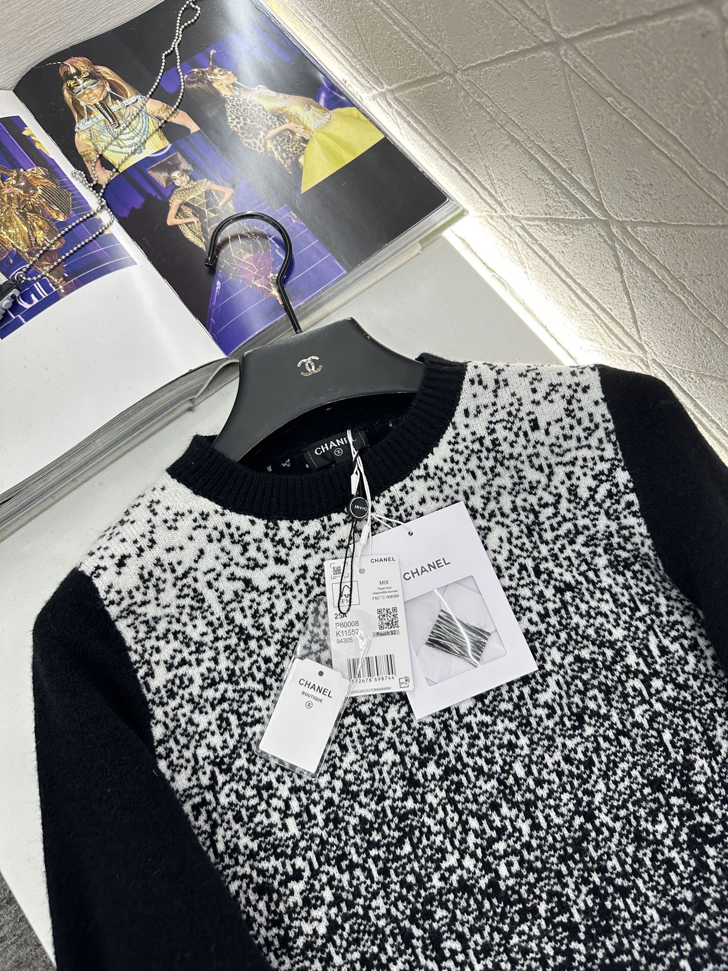 ♥Chane*♥2025新品上架 渐变针织套头毛衣定制YB羊毛纱线织造，质感细腻，穿搭舒适，宽松套头毛衣