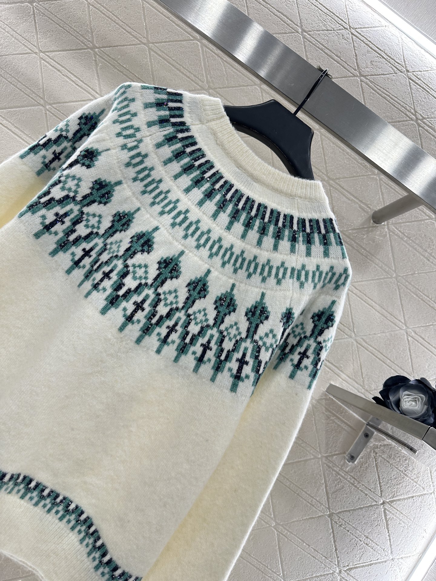 ♥Loew*♥2025新品上架 重工钩花珠片套头毛衣Louiswain联名系列#定制YB羊毛针织材质，质