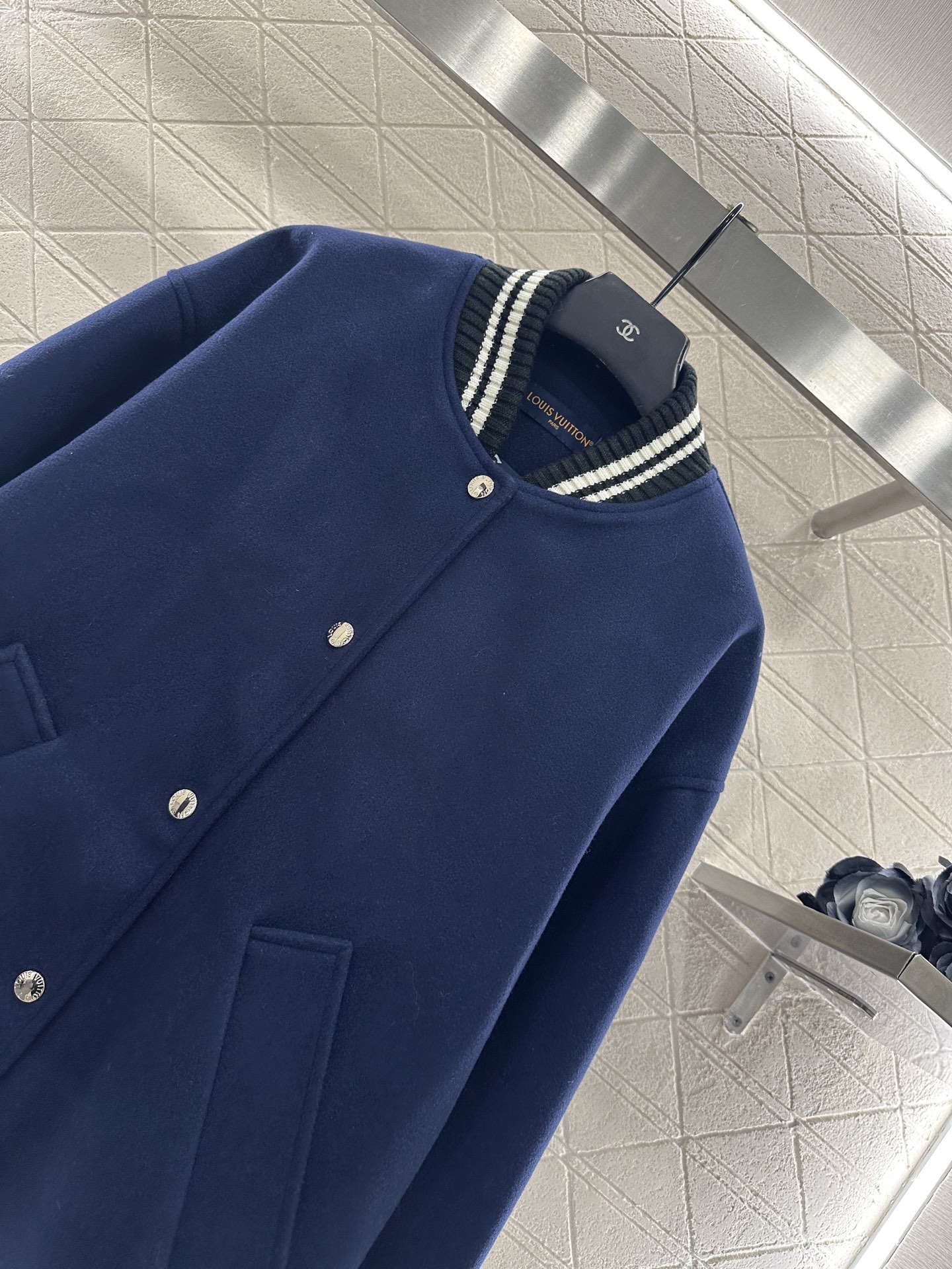 ♥Louis Vuitto*♥2025新品上架 螺纹包边廓形外套定制YB进口羊毛呢材质，质感细腻，穿搭有