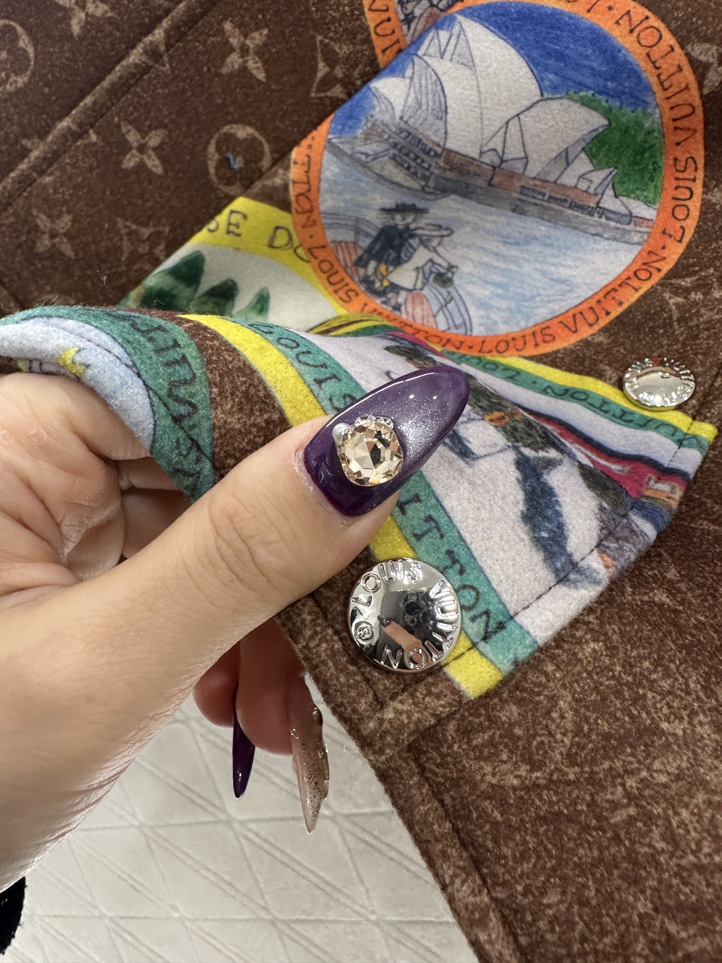 ♥Louis Vuitto*♥2025新品上架 徽章印花廓形外套定制YB进口羊毛呢材质，质感字母，穿搭有