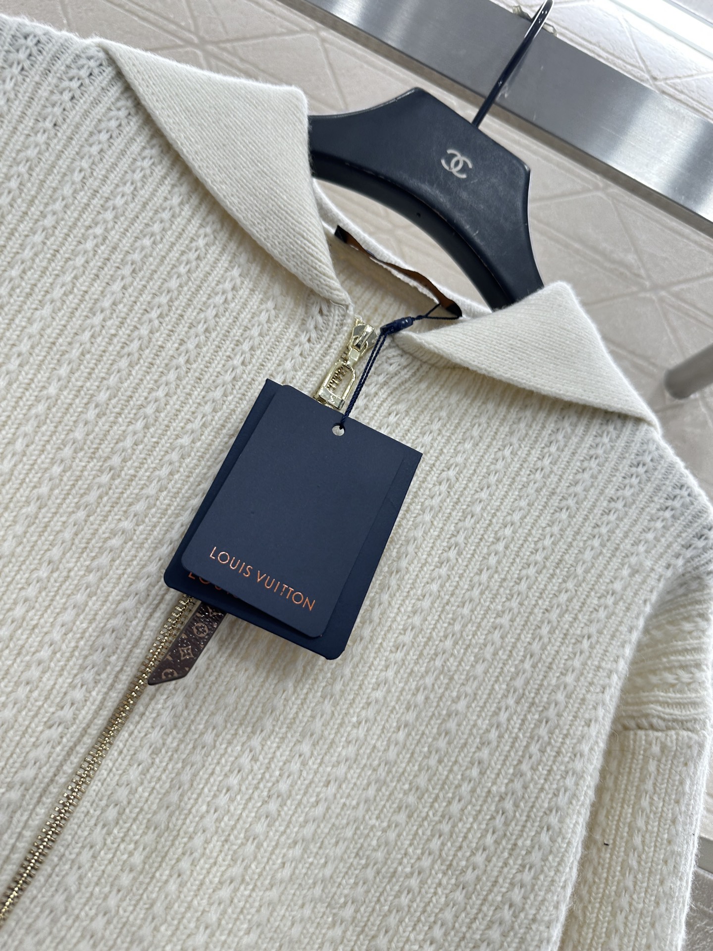 ♥Louis vuitto*♥2025新品上架 翻领拉链针织外套定制YB羊毛纱线织造，质感高级，舒适柔软