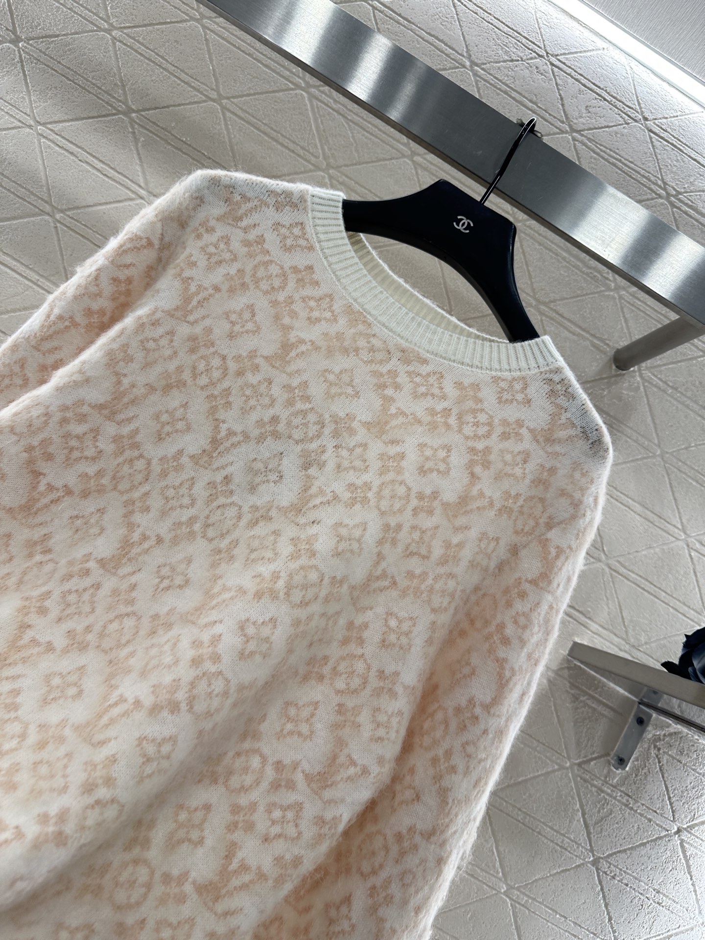 ♥Louis vuitto*♥2025新品上架 提花圆领套头毛衣定制YB羊绒羊毛针织材质，质感高级，舒适