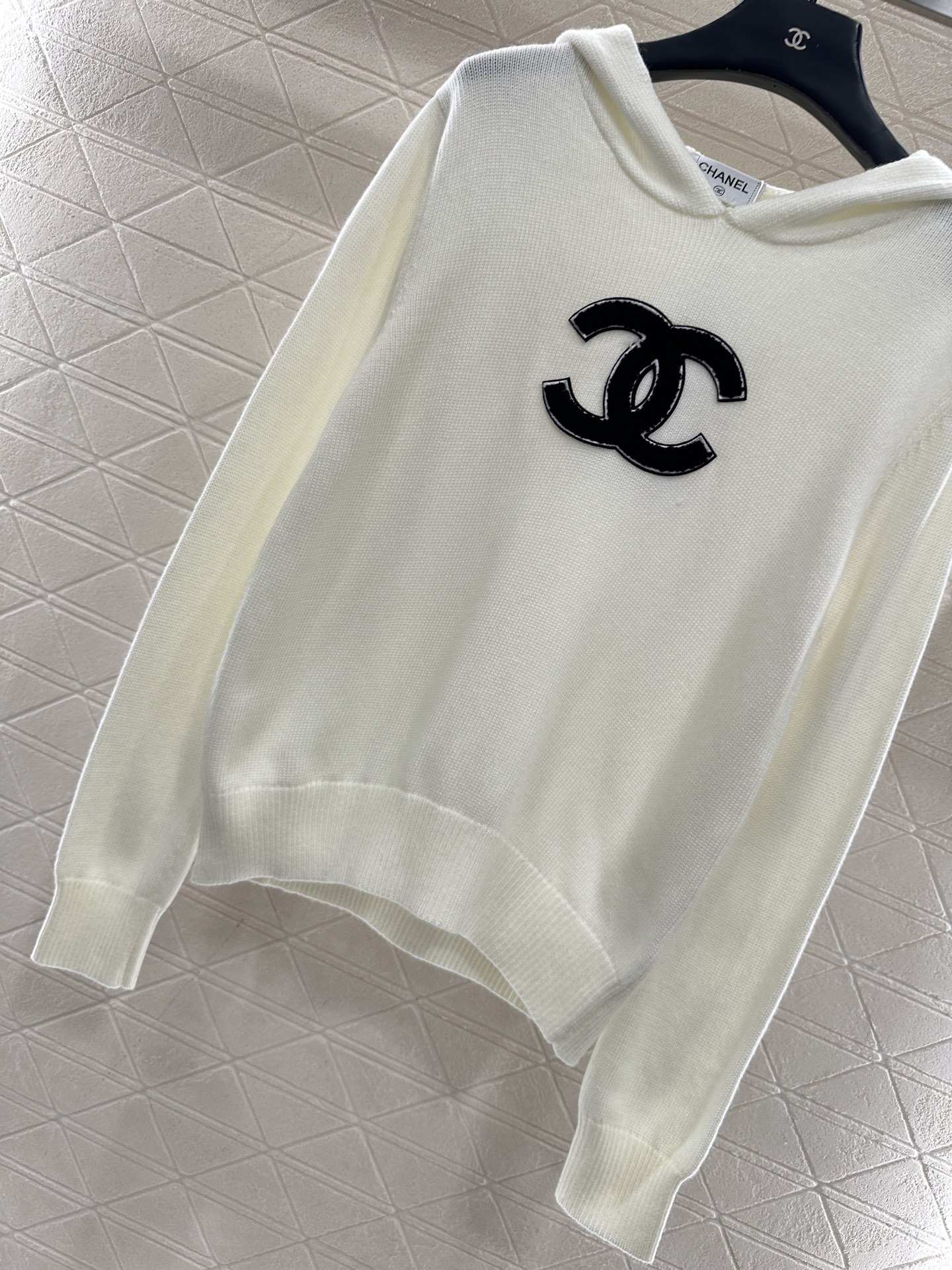 ♥Chane*♥2025新品上架 连帽针织毛衣定制YB羊毛纱线织造，质感高级，舒适柔软，连帽套头毛衣剪裁