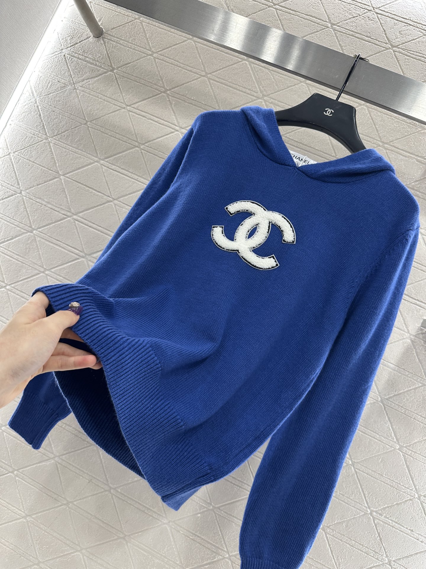 ♥Chane*♥2025新品上架 连帽针织毛衣定制YB羊毛纱线织造，质感高级，舒适柔软，连帽套头毛衣剪裁