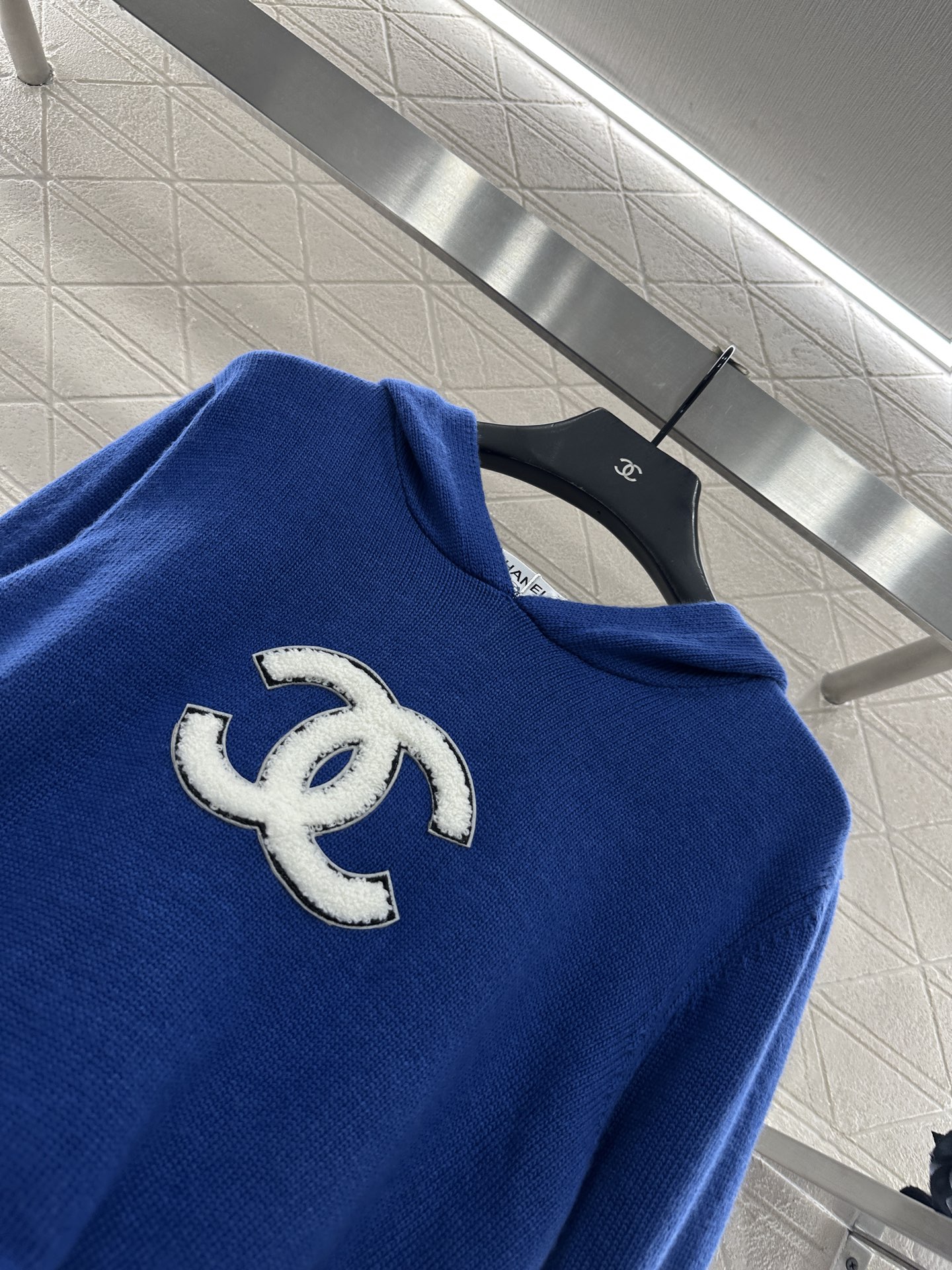 ♥Chane*♥2025新品上架 连帽针织毛衣定制YB羊毛纱线织造，质感高级，舒适柔软，连帽套头毛衣剪裁