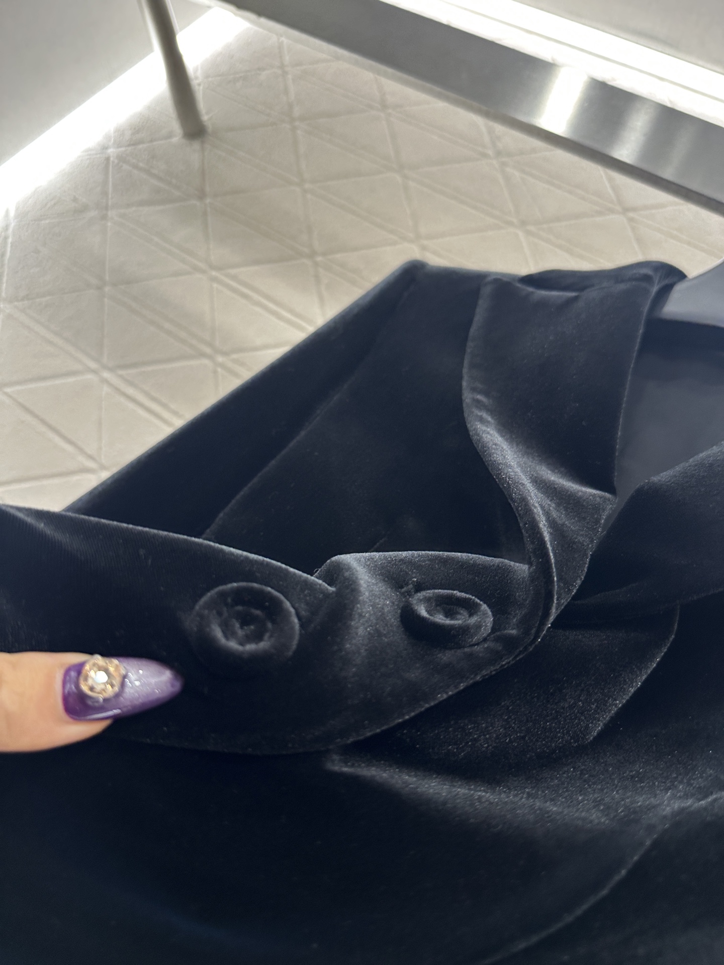 ♥Dio*♥2025新品上架 不规则下摆丝绒西装外套定制YB进口丝绒材质，质感光泽，垂顺舒适，翻领西装版