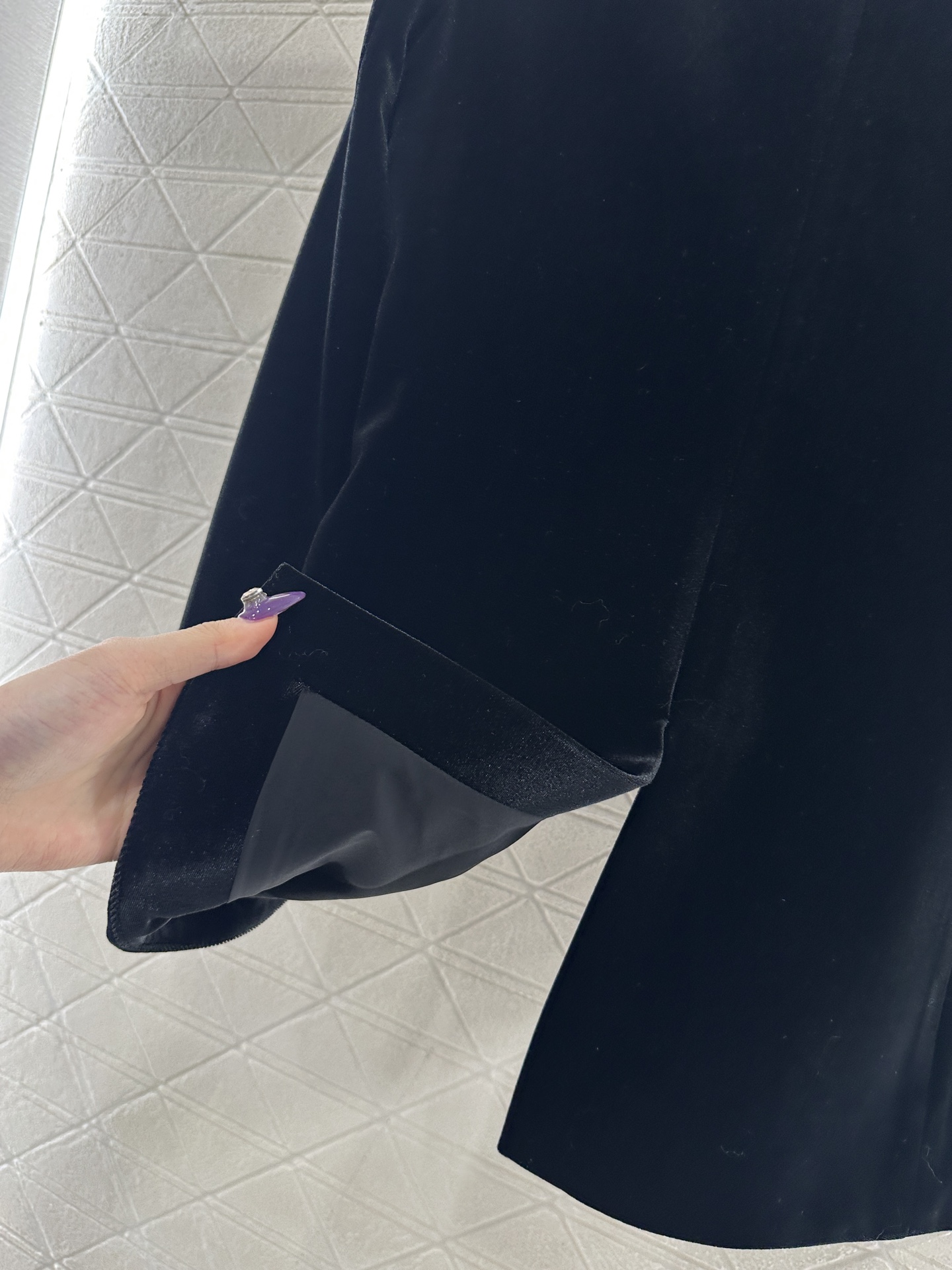 ♥Dio*♥2025新品上架 不规则下摆丝绒西装外套定制YB进口丝绒材质，质感光泽，垂顺舒适，翻领西装版