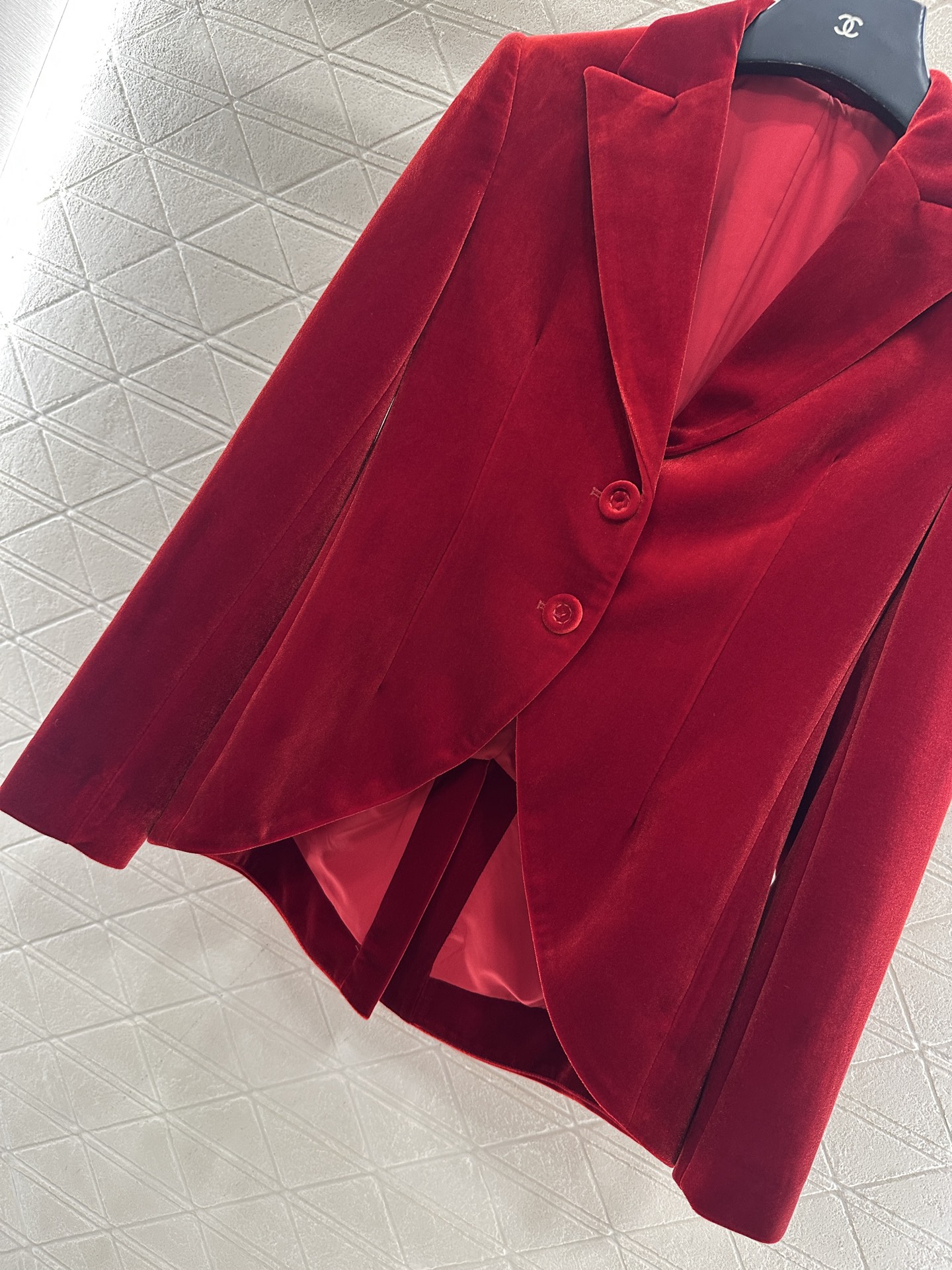 ♥Dio*♥2025新品上架 翻领丝绒西装半裙套装定制YB进口丝绒材质，质感光泽，垂顺舒适，翻领西装版型