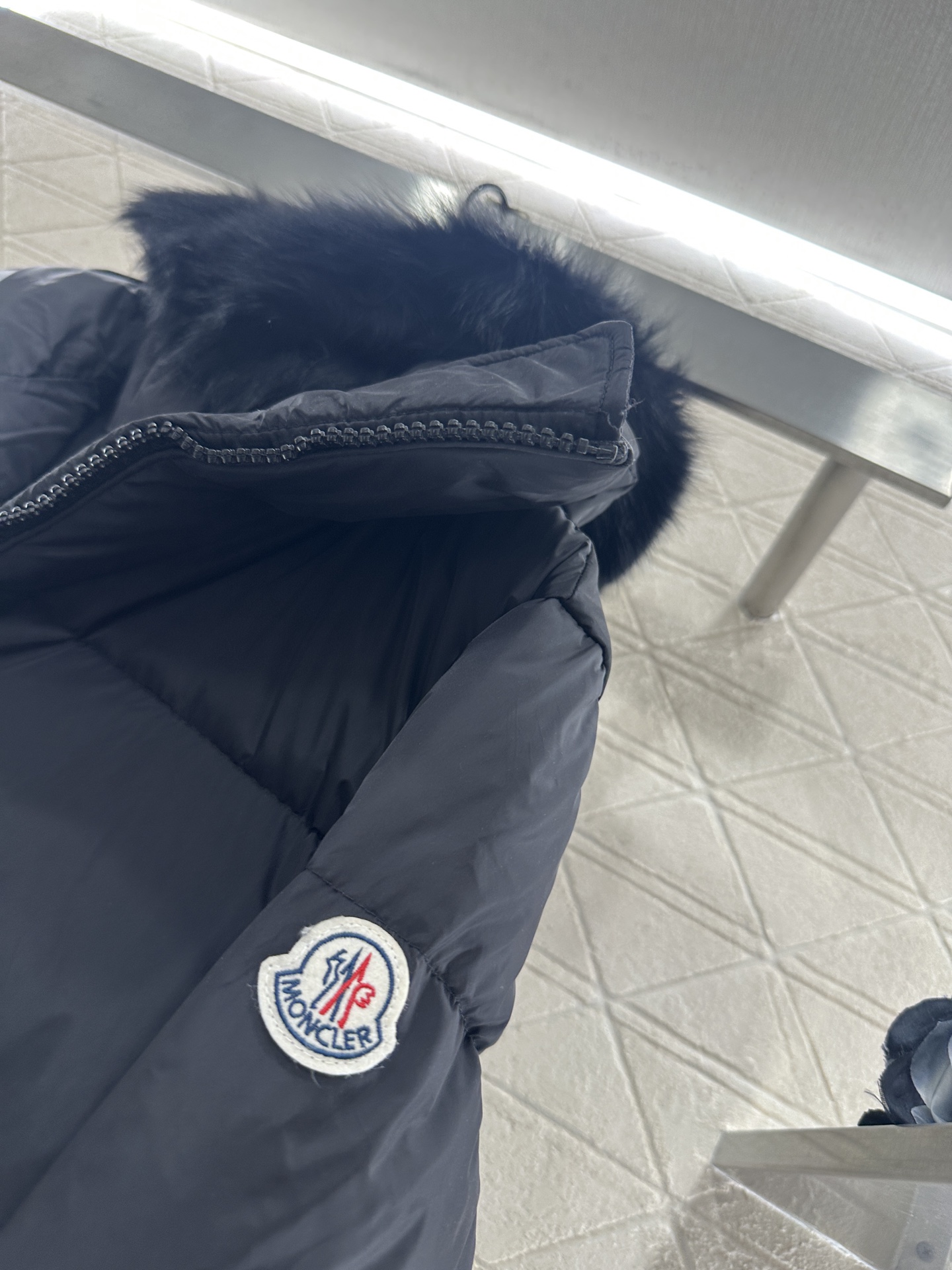 ♥Moncle*♥2025新品上架狐狸毛领假两件长款羽绒外套定制YB进口防风防水尼龙，可拆卸狐狸毛领装饰