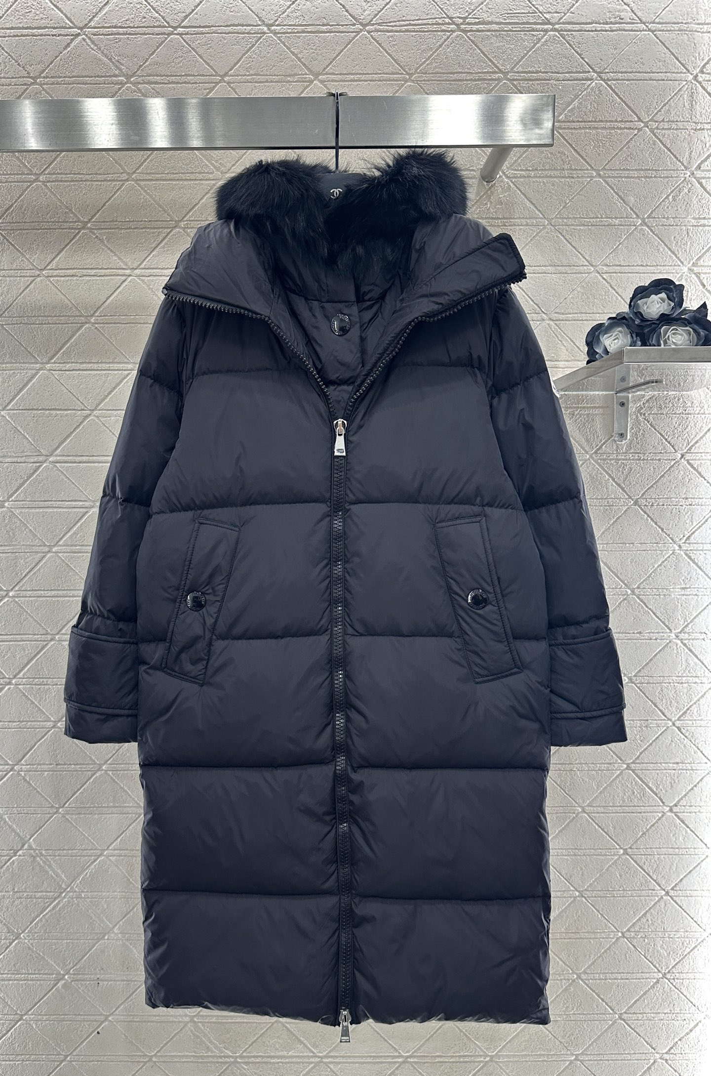 ♥Moncle*♥2025新品上架狐狸毛领假两件长款羽绒外套定制YB进口防风防水尼龙，可拆卸狐狸毛领装饰