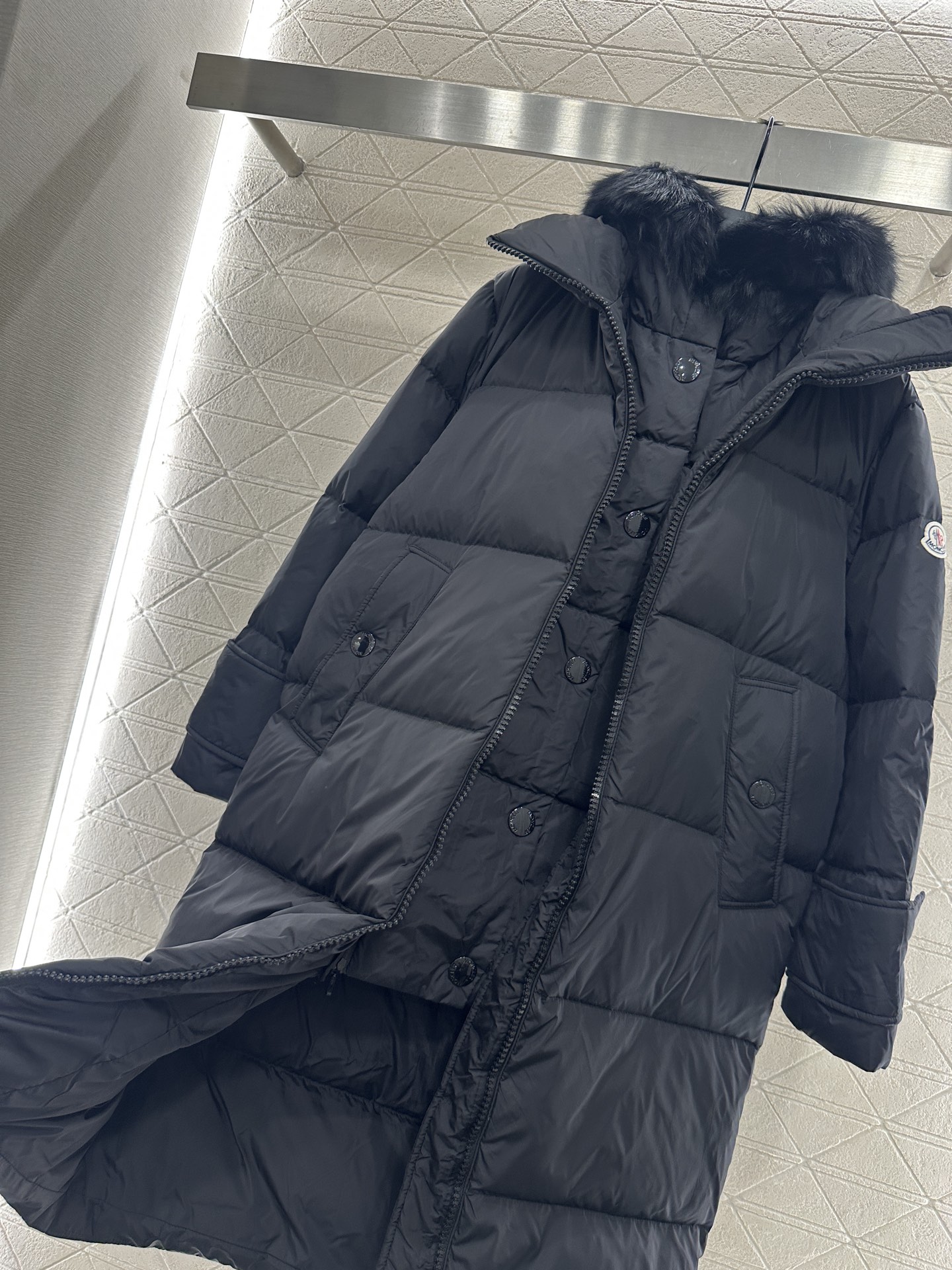 ♥Moncle*♥2025新品上架狐狸毛领假两件长款羽绒外套定制YB进口防风防水尼龙，可拆卸狐狸毛领装饰