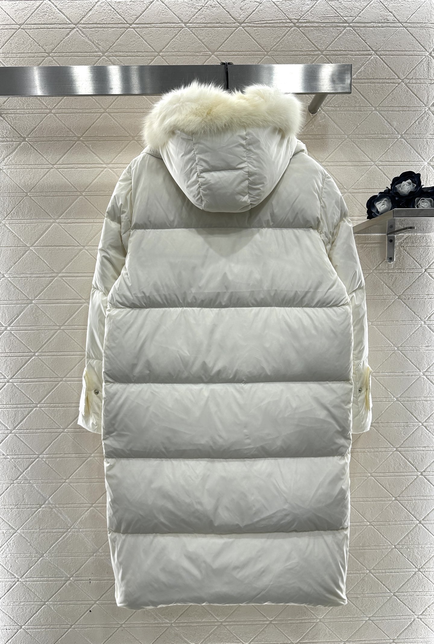 ♥Moncle*♥2025新品上架狐狸毛领假两件长款羽绒外套定制YB进口防风防水尼龙，可拆卸狐狸毛领装饰