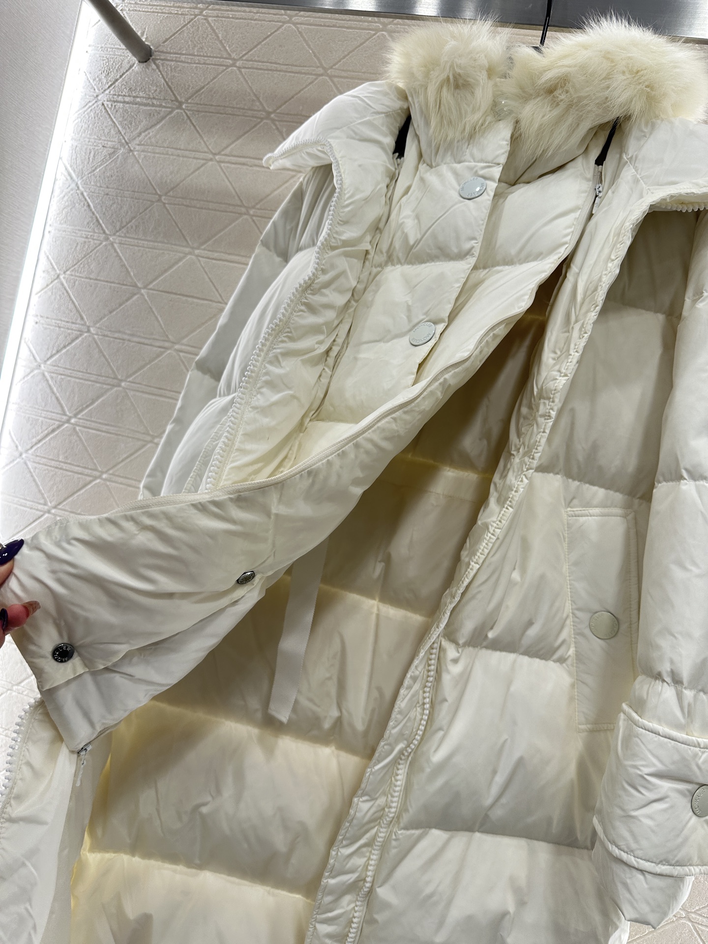 ♥Moncle*♥2025新品上架狐狸毛领假两件长款羽绒外套定制YB进口防风防水尼龙，可拆卸狐狸毛领装饰