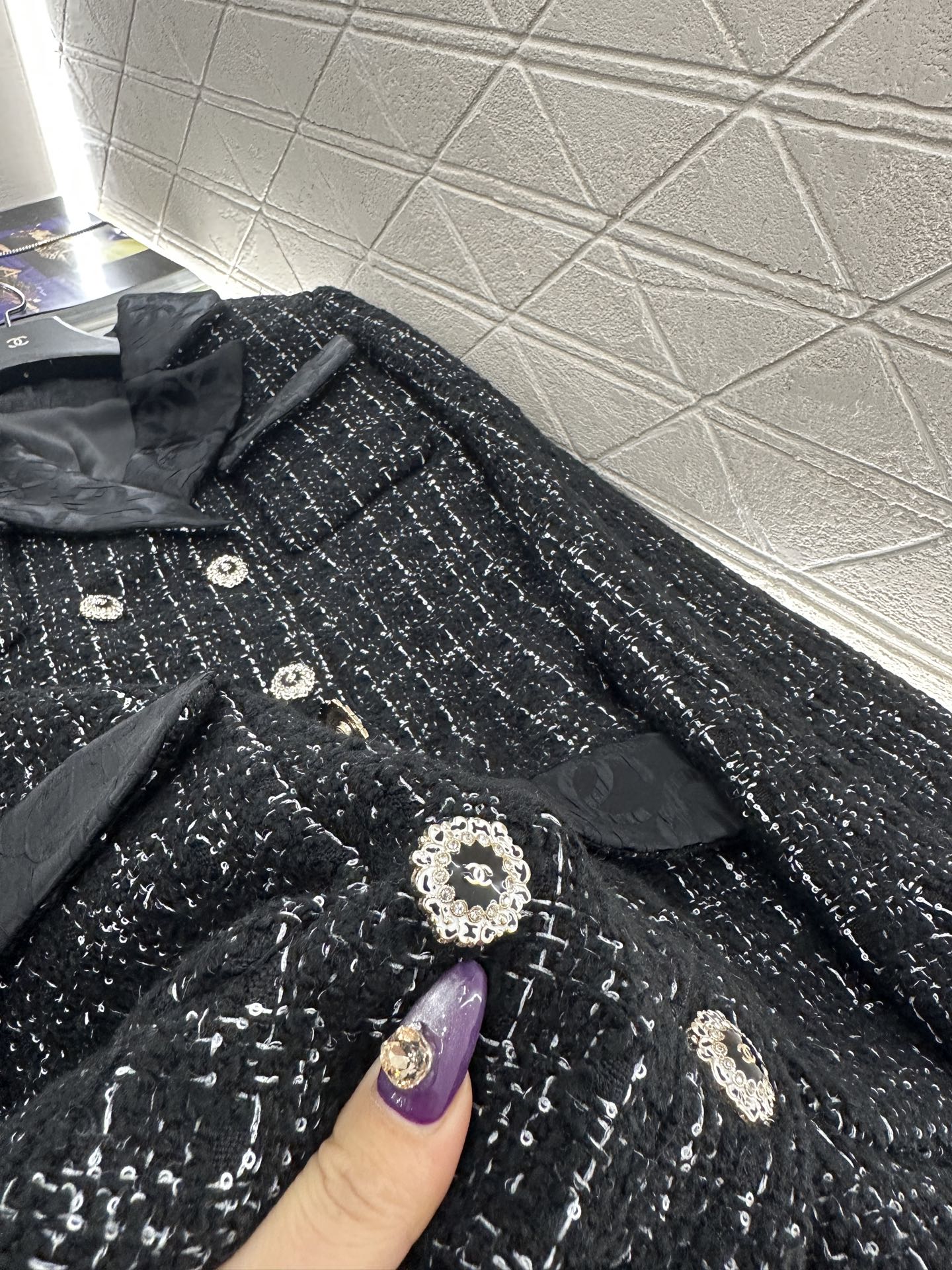 ♥Chane*♥2025新品上架 粗花呢翻领洋装外套定制YB进口粗纺羊绒毛呢材质，肌理明显，质感上乘，粗