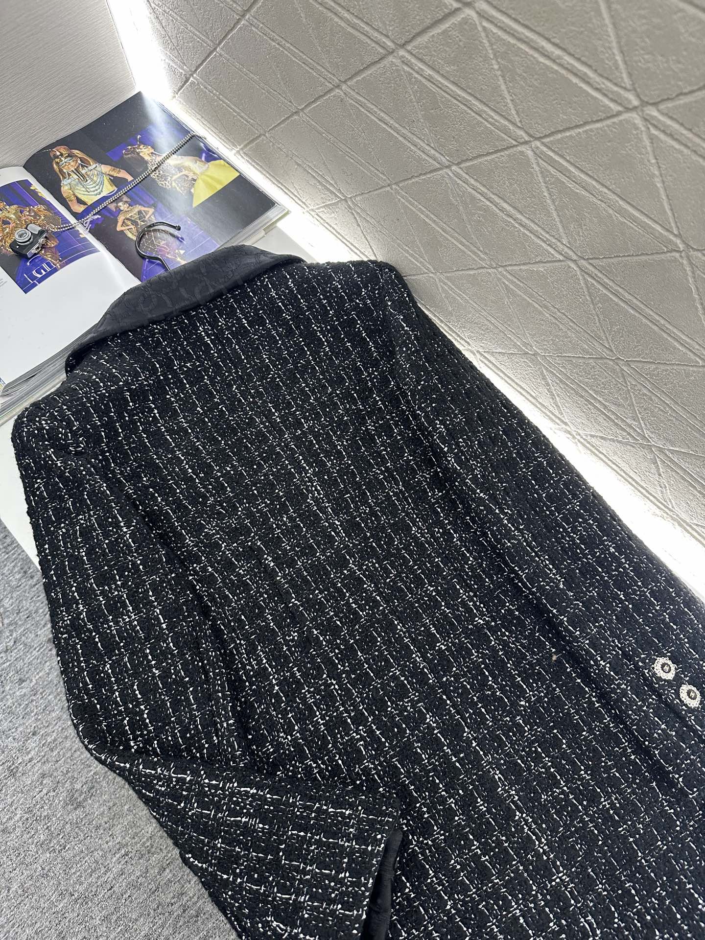 ♥Chane*♥2025新品上架 粗花呢翻领洋装外套定制YB进口粗纺羊绒毛呢材质，肌理明显，质感上乘，粗