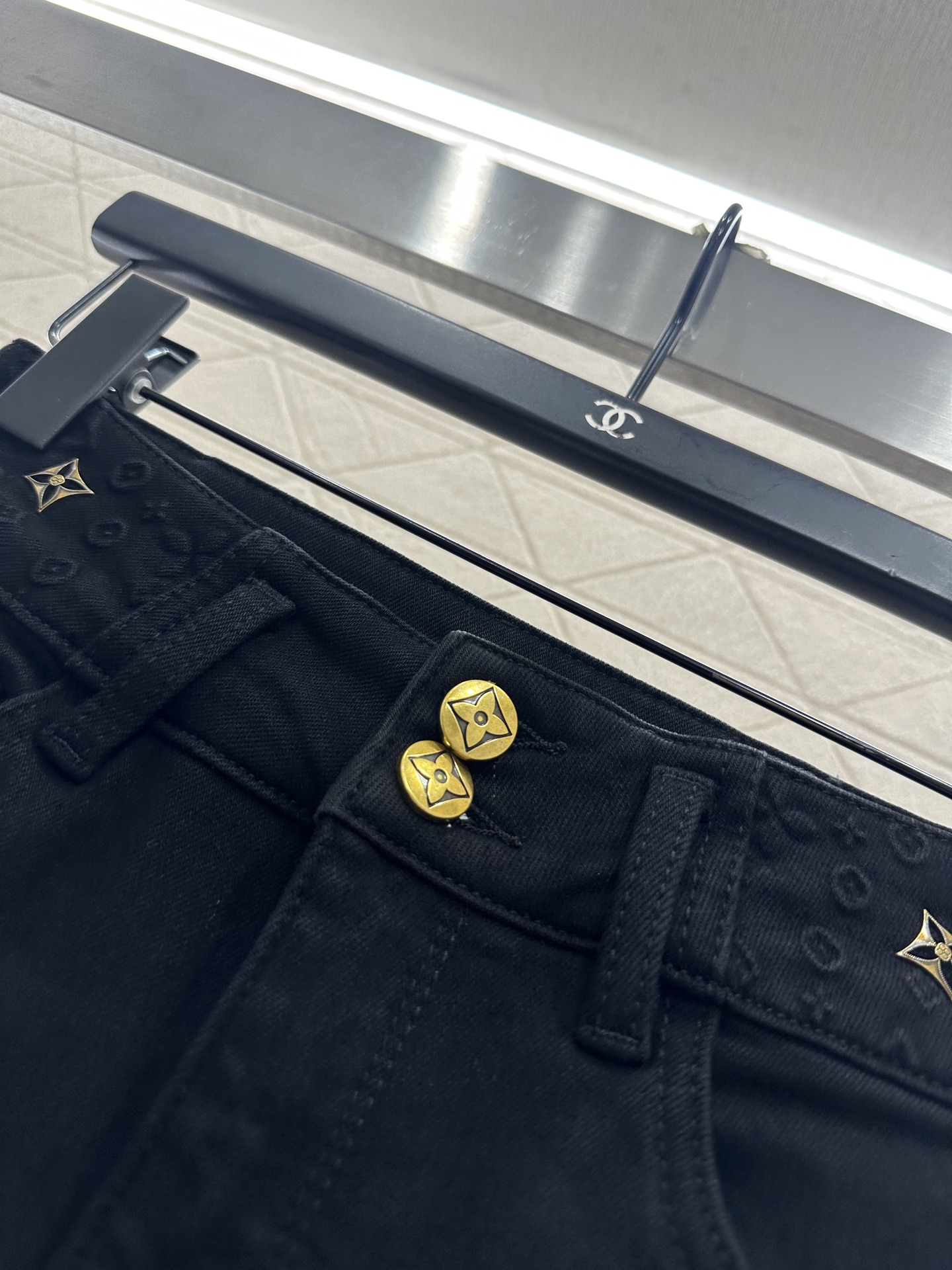 ♥Louis vuitto*♥2025新品上架 复古加绒铅笔牛仔裤定制YB斜纹棉牛仔材质，面料柔软舒适，