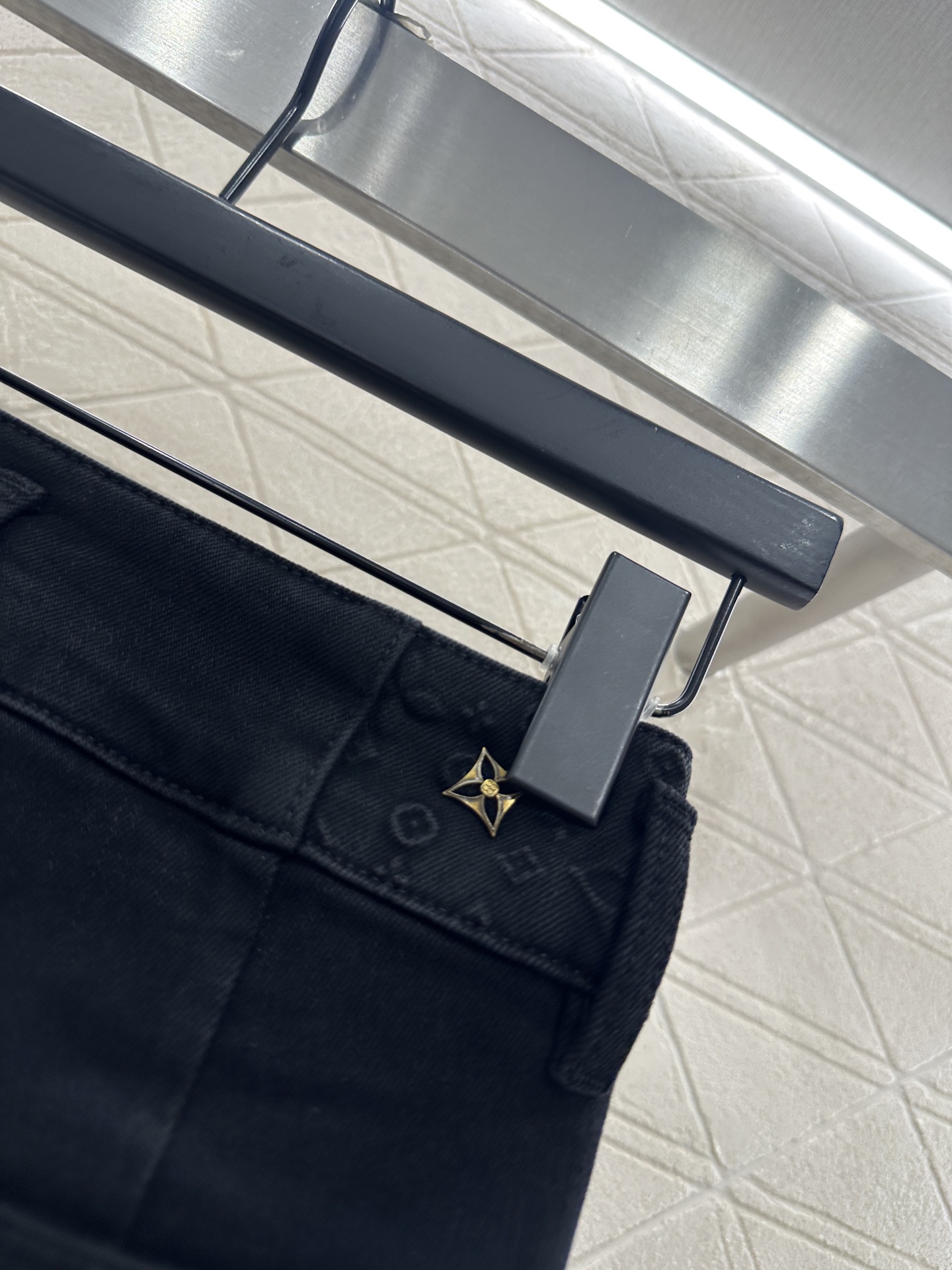 ♥Louis vuitto*♥2025新品上架 复古加绒铅笔牛仔裤定制YB斜纹棉牛仔材质，面料柔软舒适，