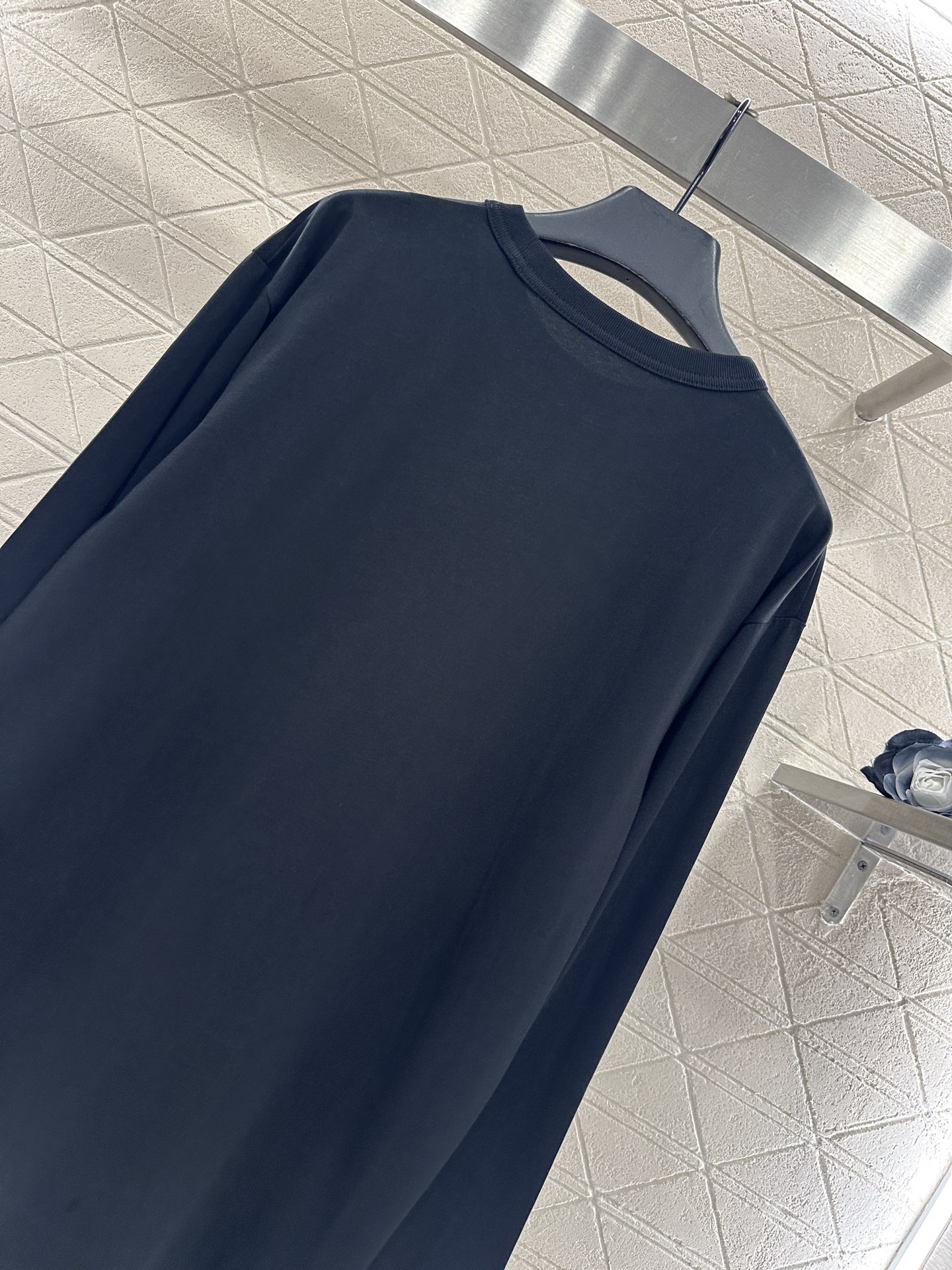 ♥Alexander wan*♥2025新品上架 字母印花圆领长袖定制YB进口棉府绸材质，丝滑亲肤，质感