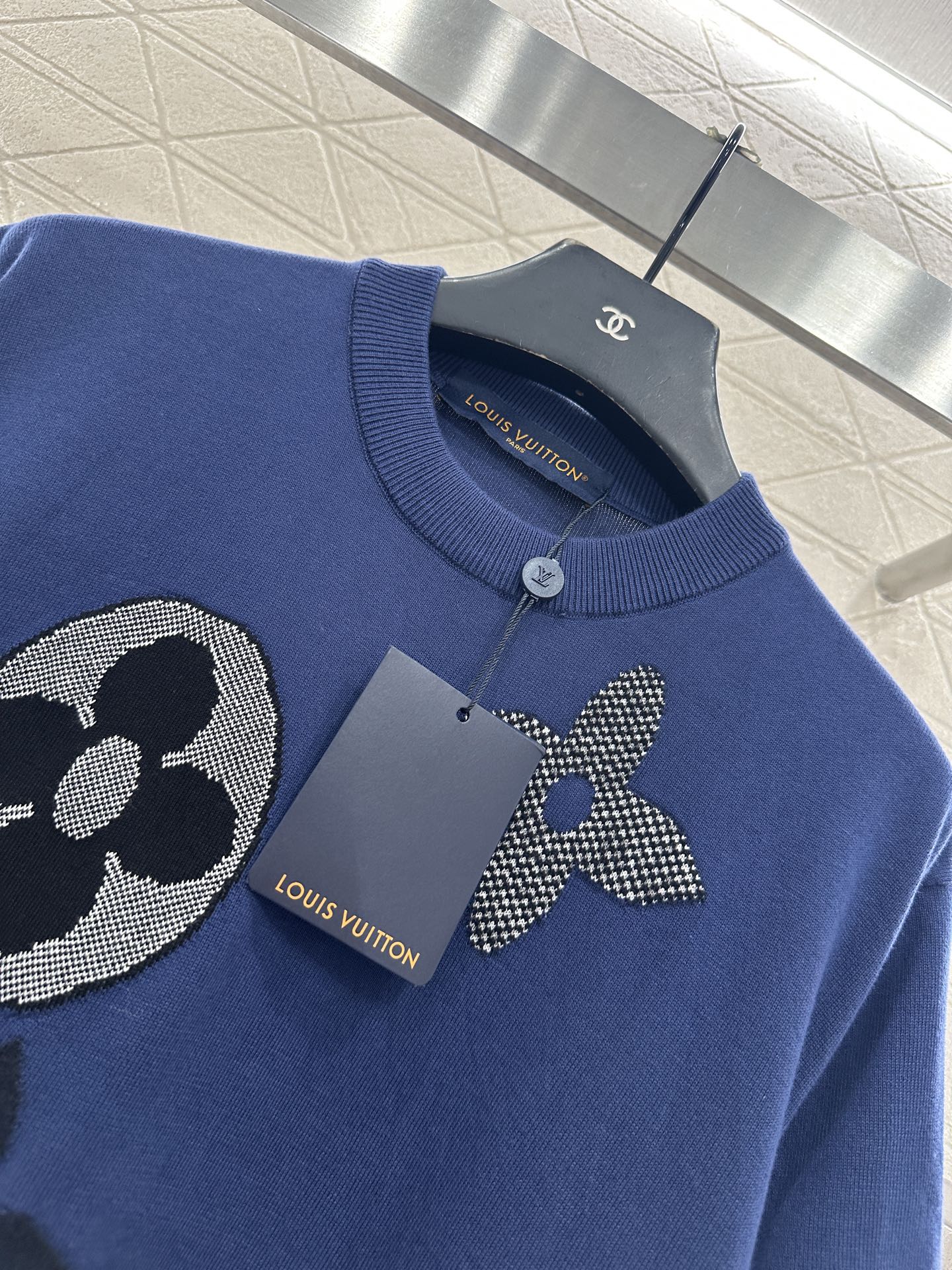 ♥Louis Vuitto*♥2025新品上架 圆领四叶草徽标短袖定制YB斜纹全棉纱线织造，穿搭舒适，质