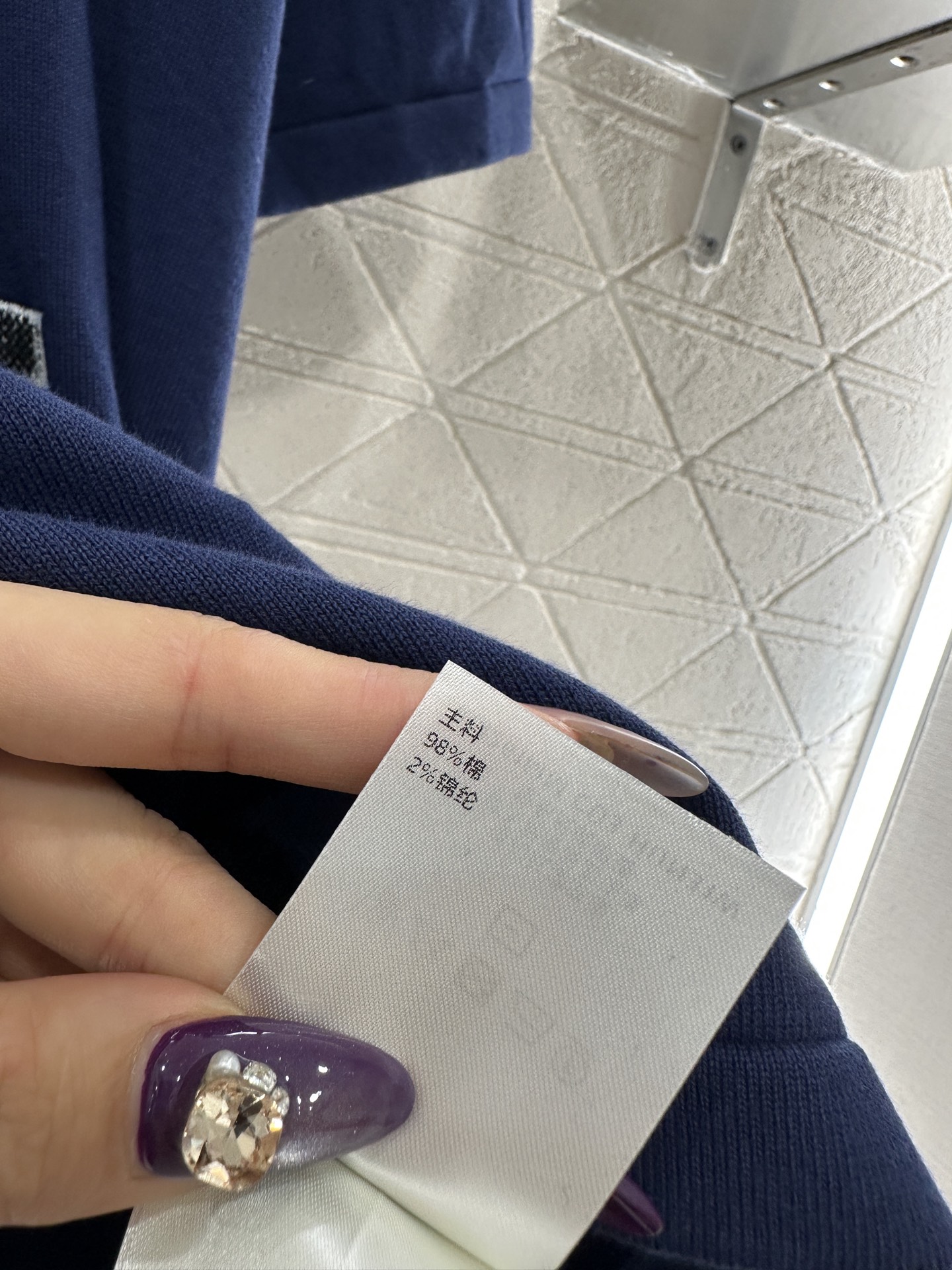 ♥Louis Vuitto*♥2025新品上架 圆领四叶草徽标短袖定制YB斜纹全棉纱线织造，穿搭舒适，质