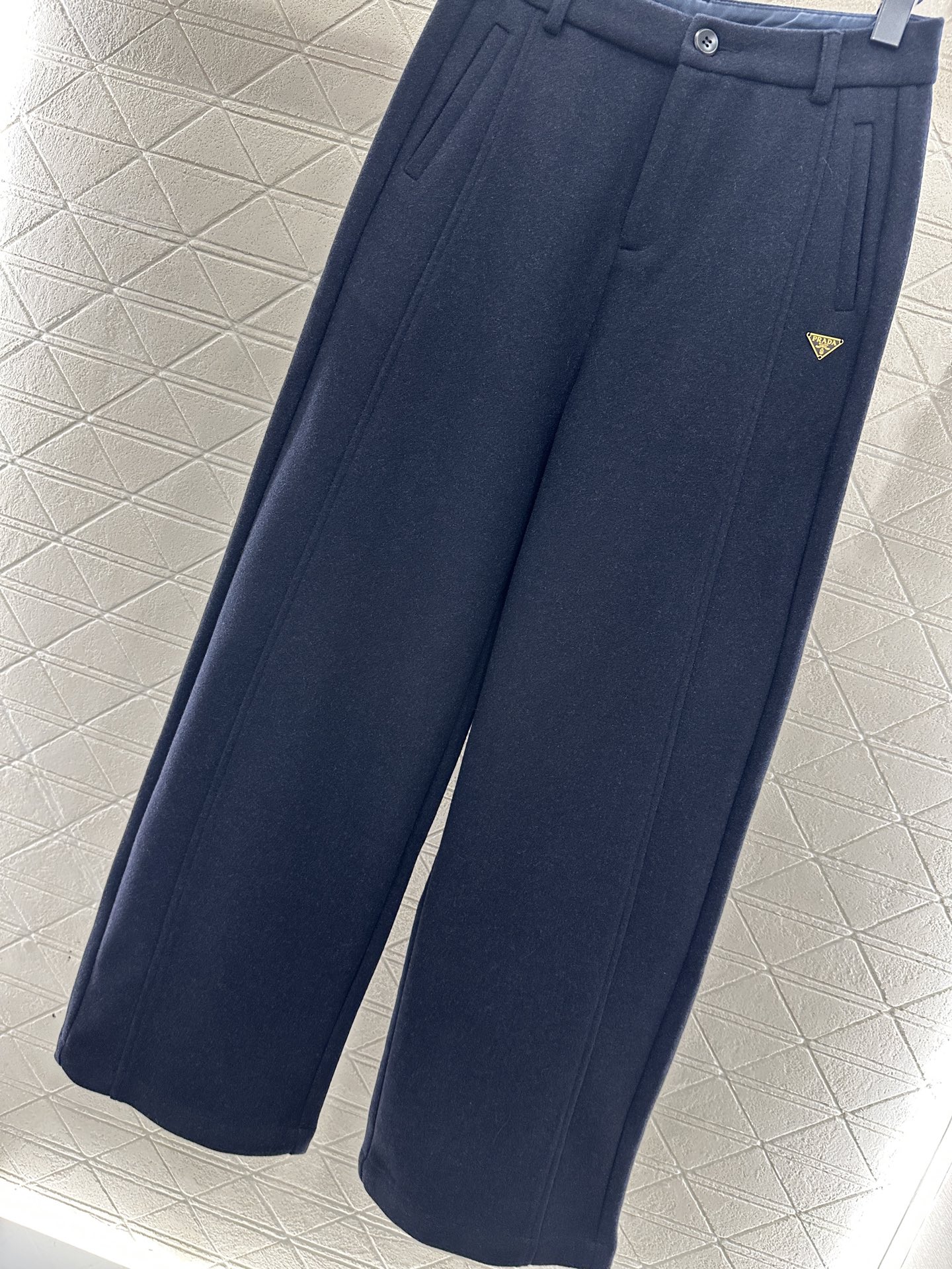 ♥Prad*♥2025新品上架 毛呢西装阔腿长裤定制YB进口毛呢材质，面料柔挺舒适，垂顺有型，厚度适合秋