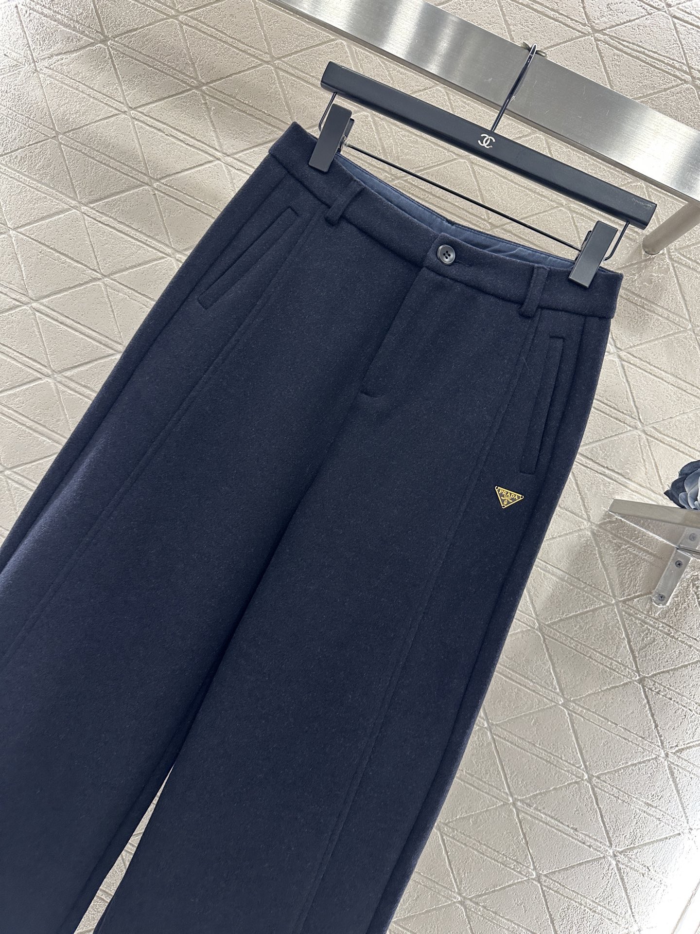 ♥Prad*♥2025新品上架 毛呢西装阔腿长裤定制YB进口毛呢材质，面料柔挺舒适，垂顺有型，厚度适合秋